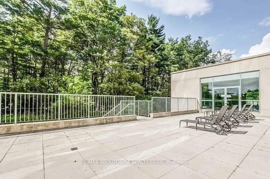 2565 Erin Centre Boulevard, #1105