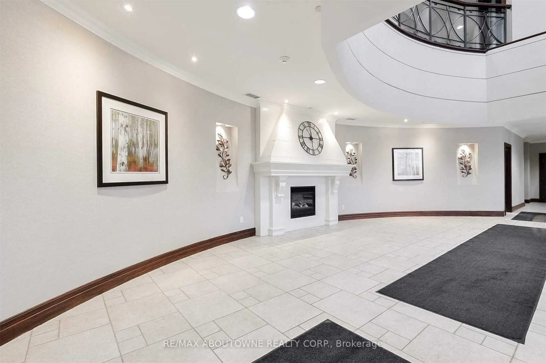 2565 Erin Centre Boulevard, #1105