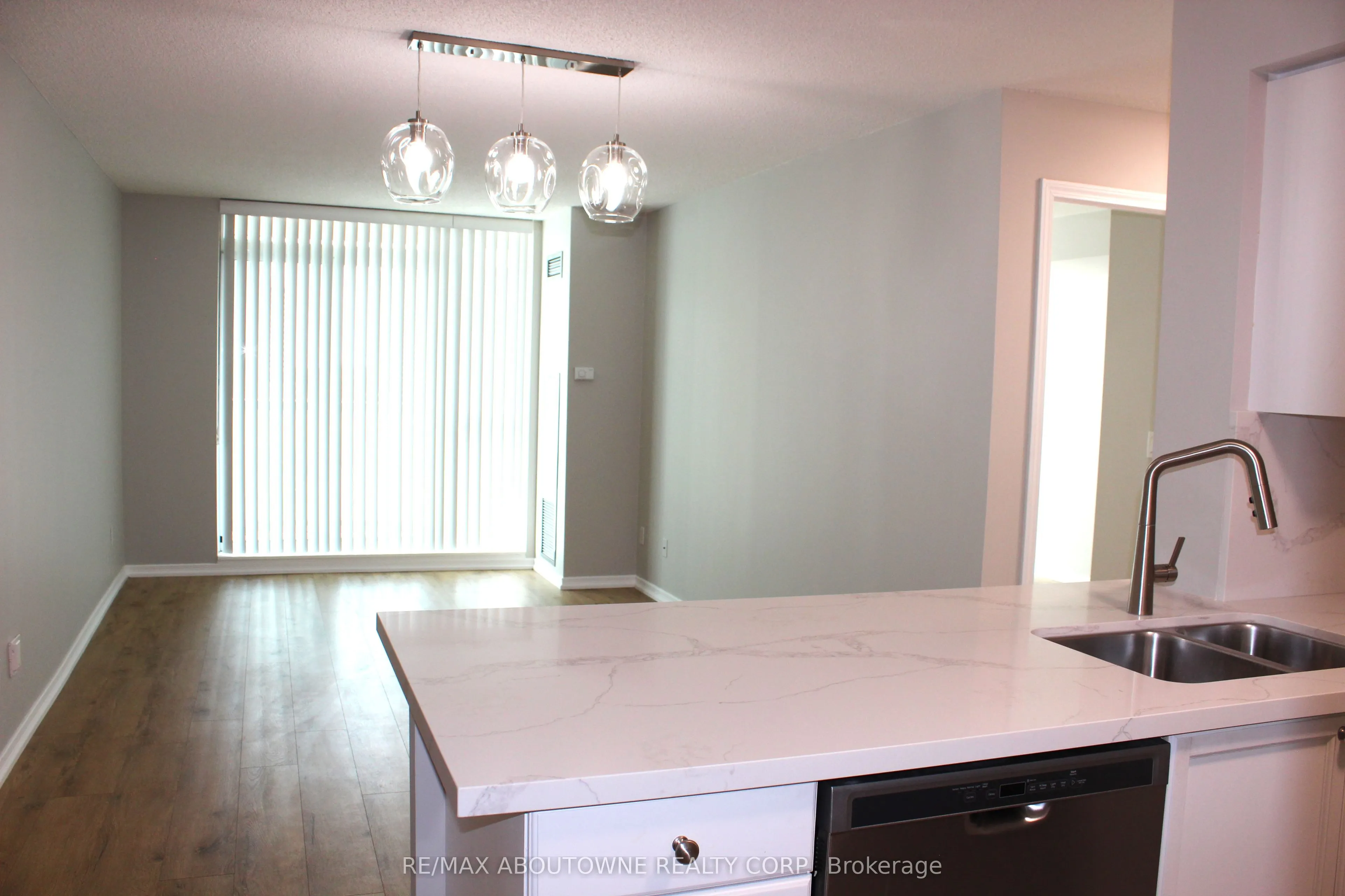 2565 Erin Centre Boulevard, #1105
