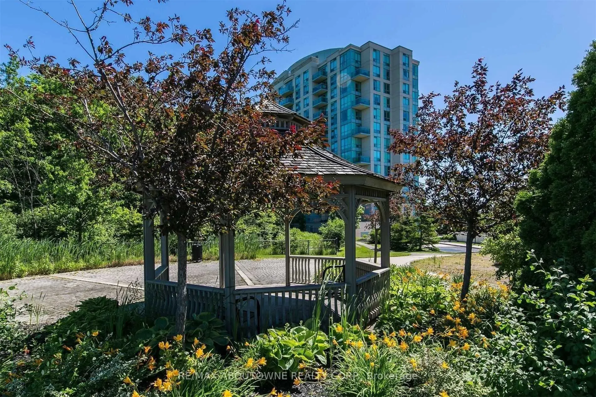 2565 Erin Centre Boulevard, #1105