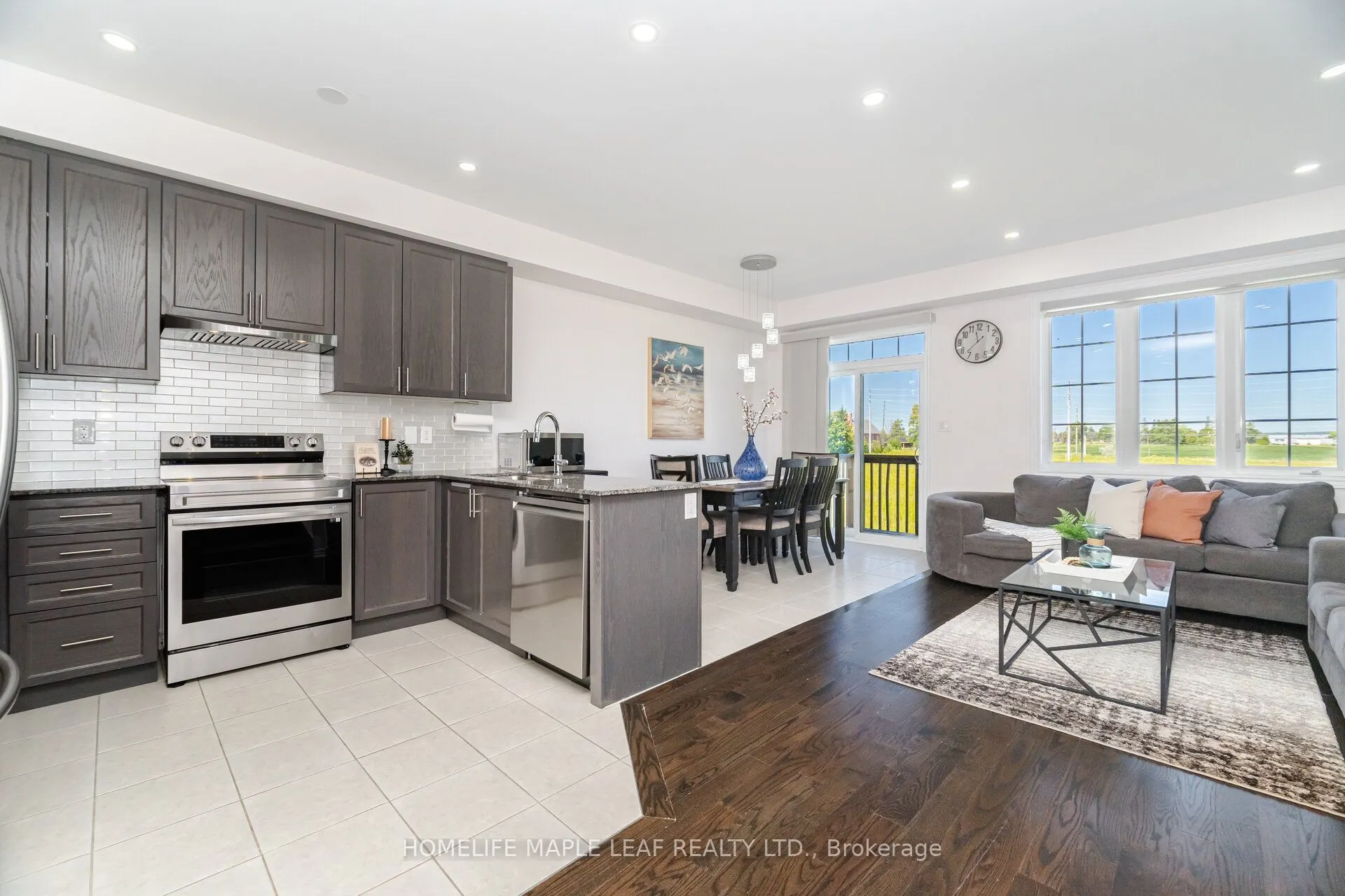 30 Agava Street