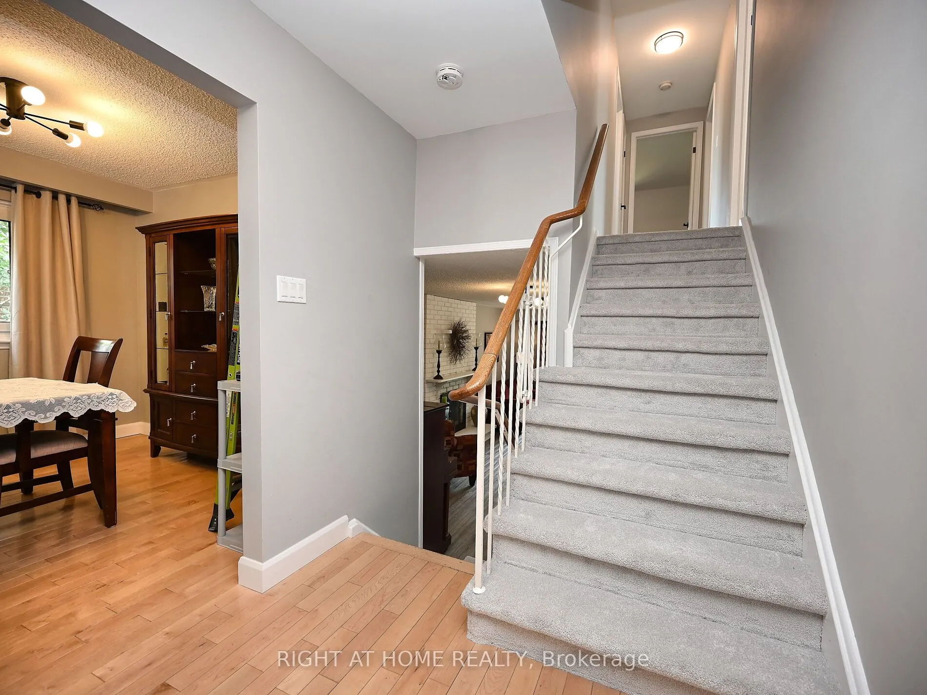 986 Vanier Drive