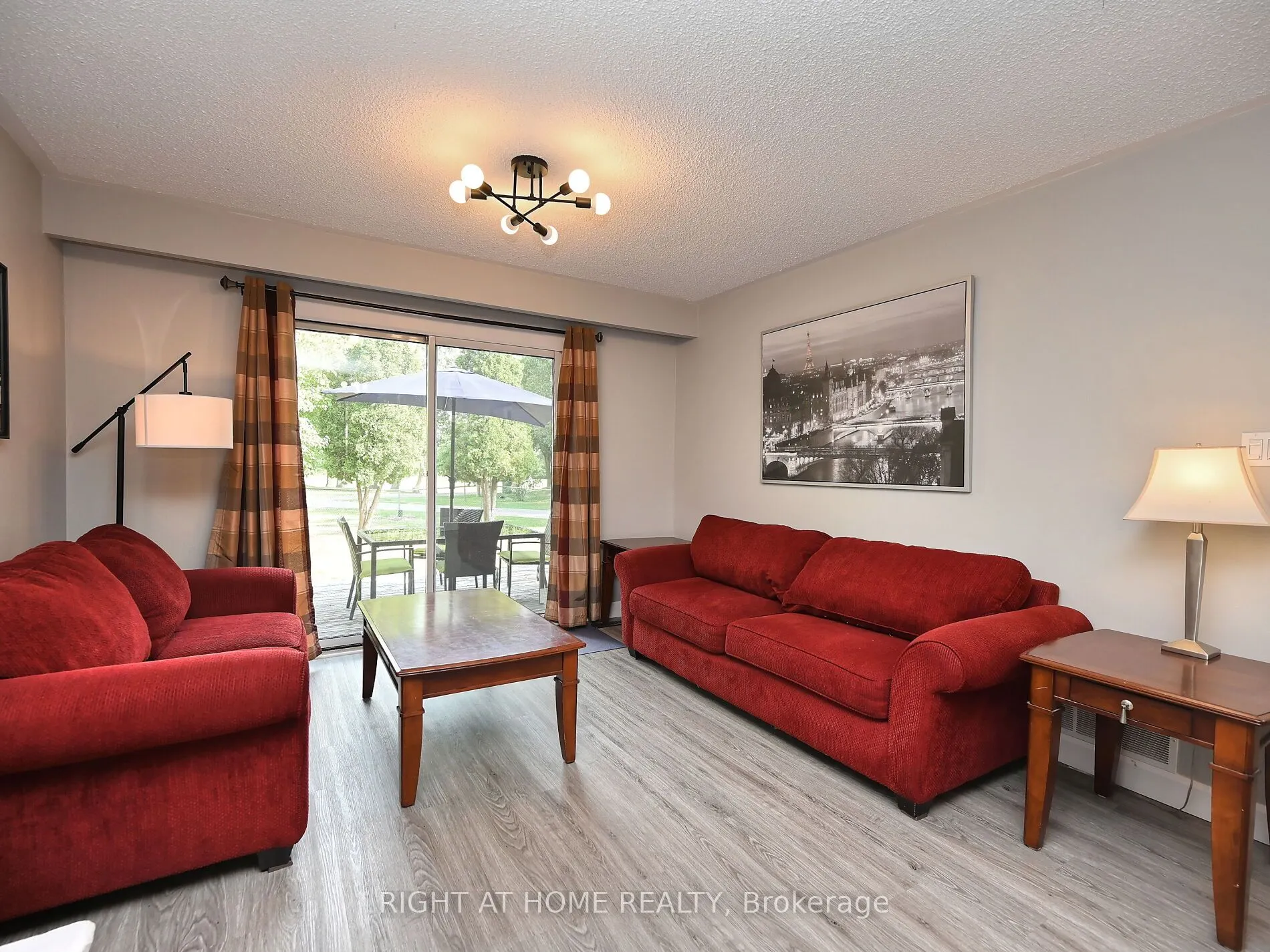 986 Vanier Drive