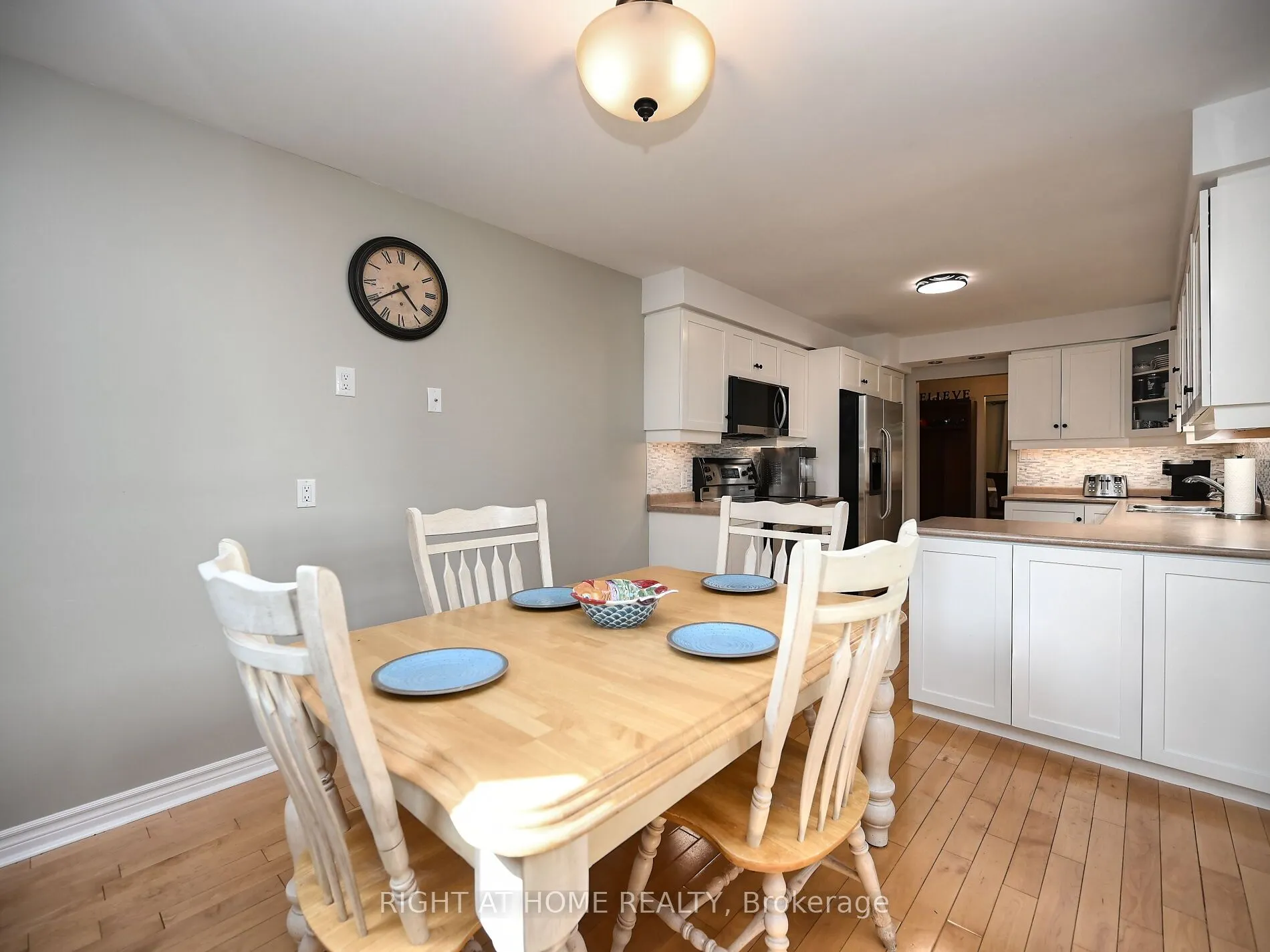 986 Vanier Drive