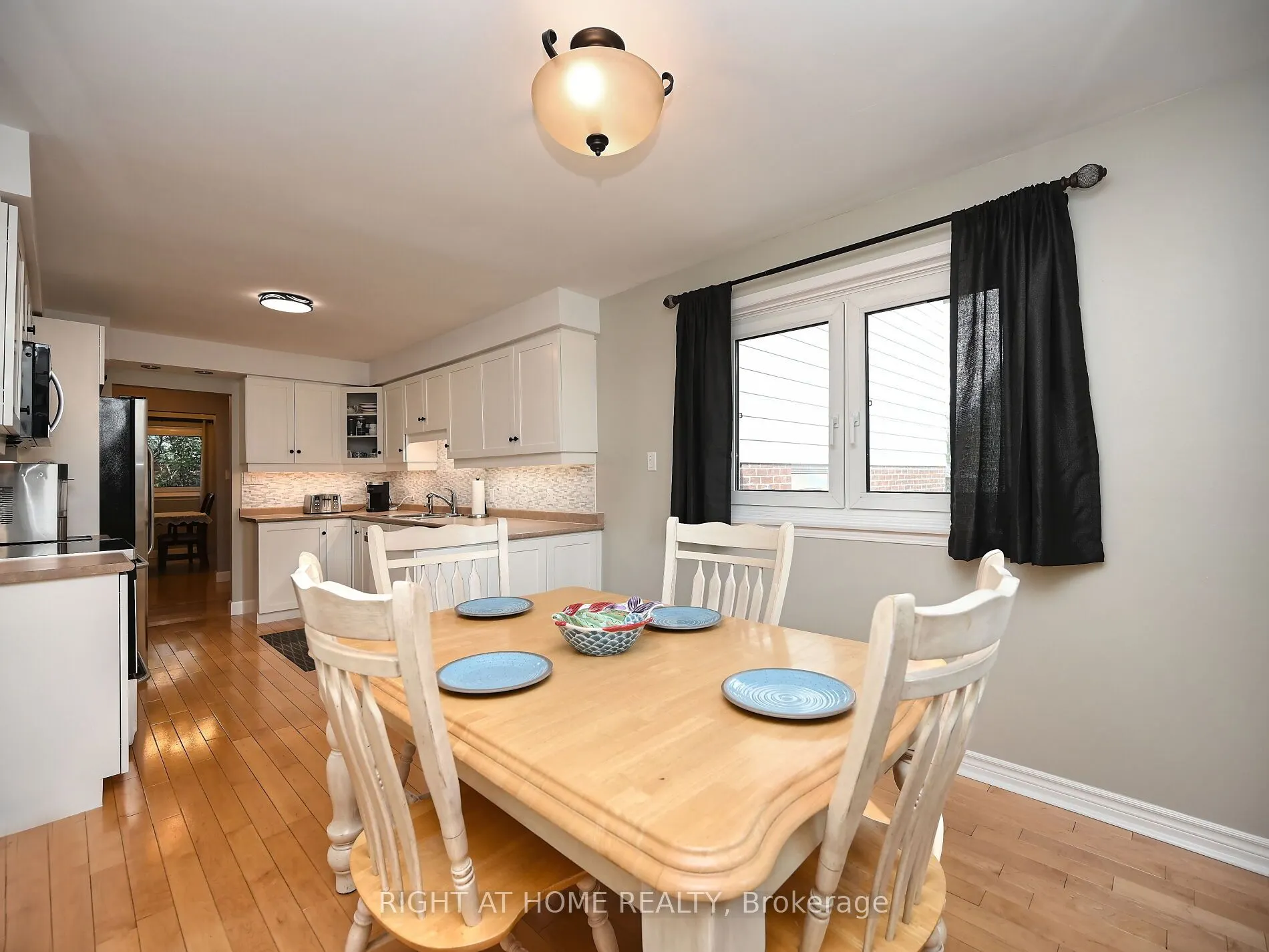 986 Vanier Drive