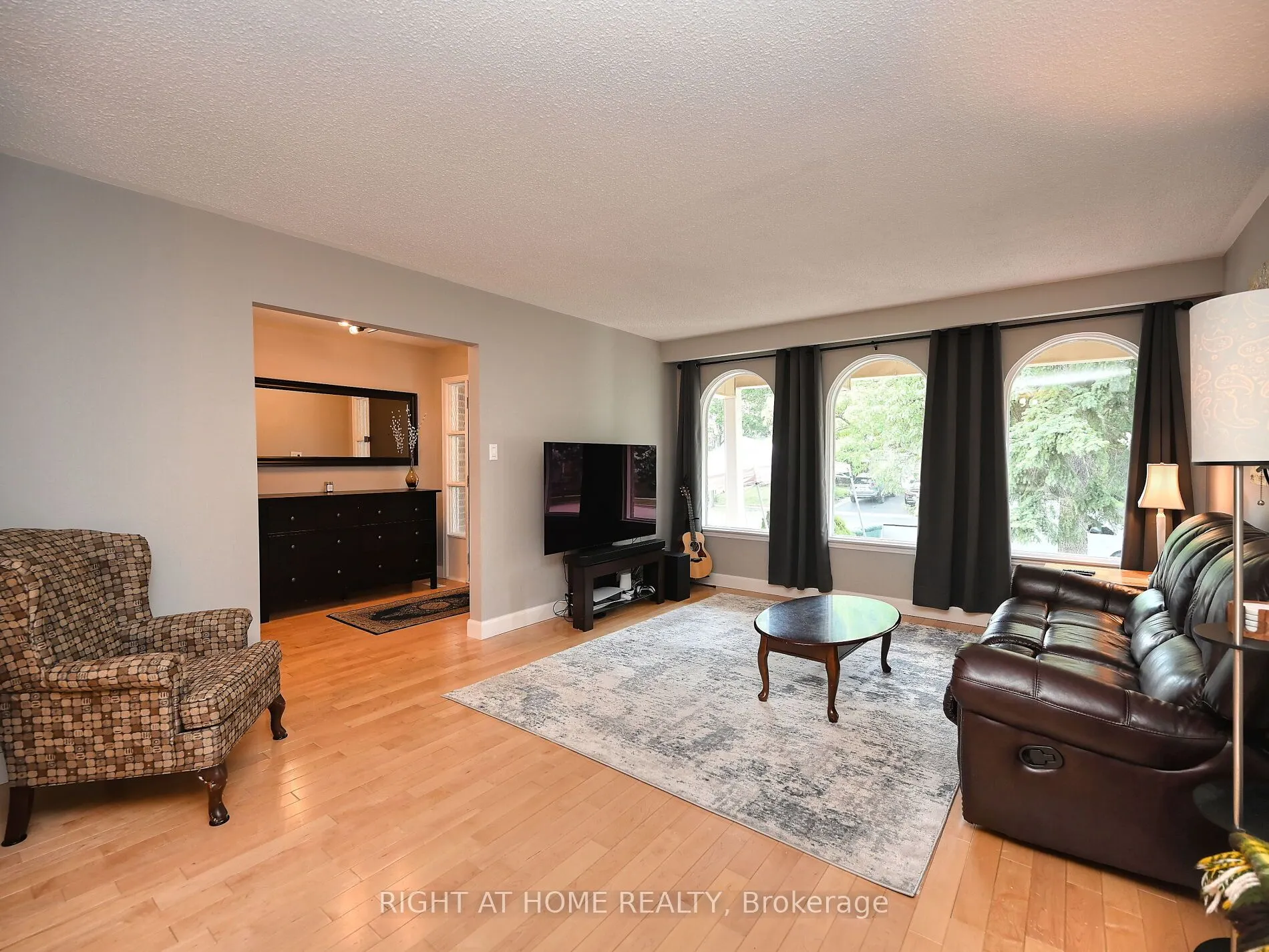 986 Vanier Drive