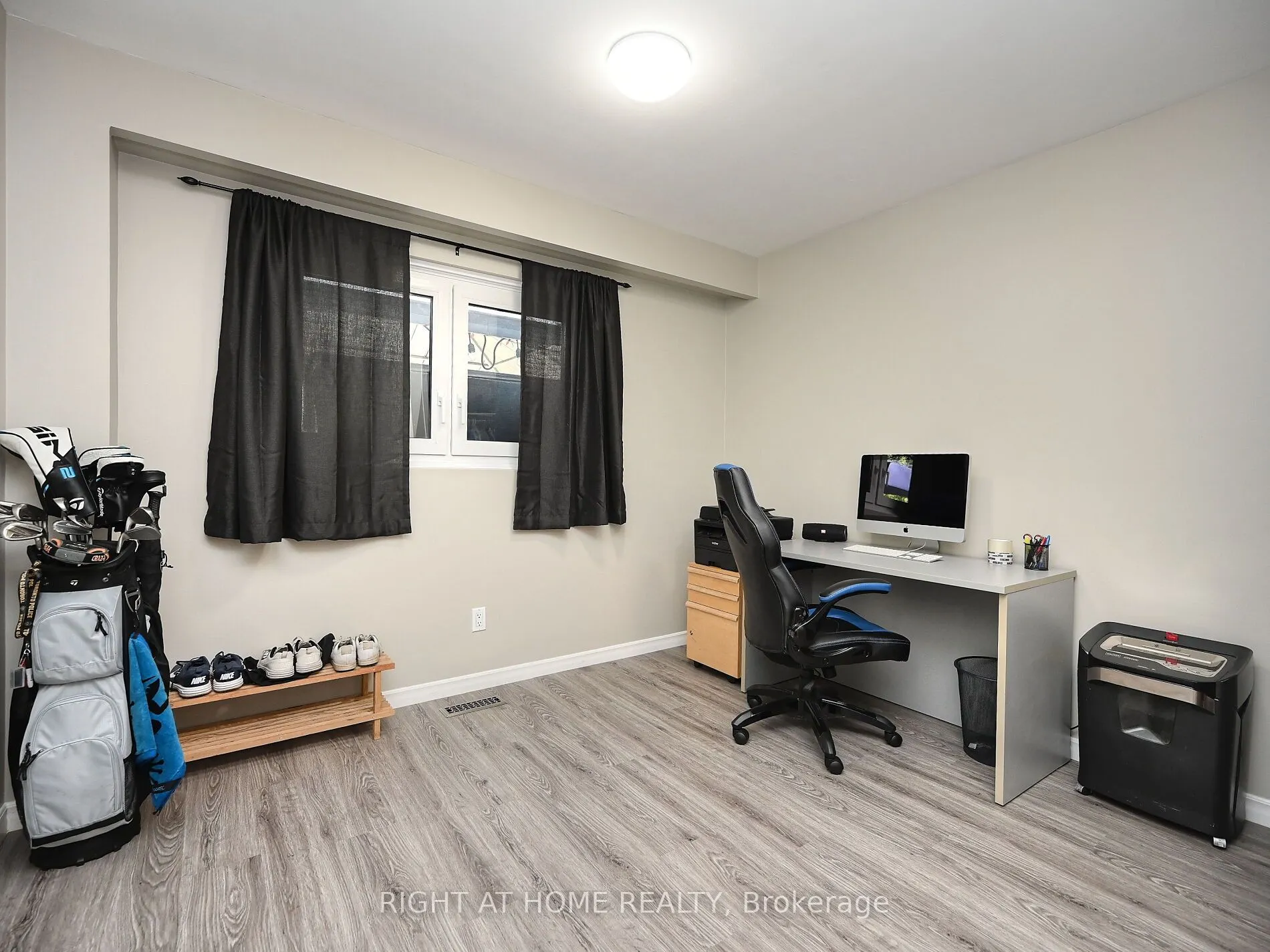 986 Vanier Drive