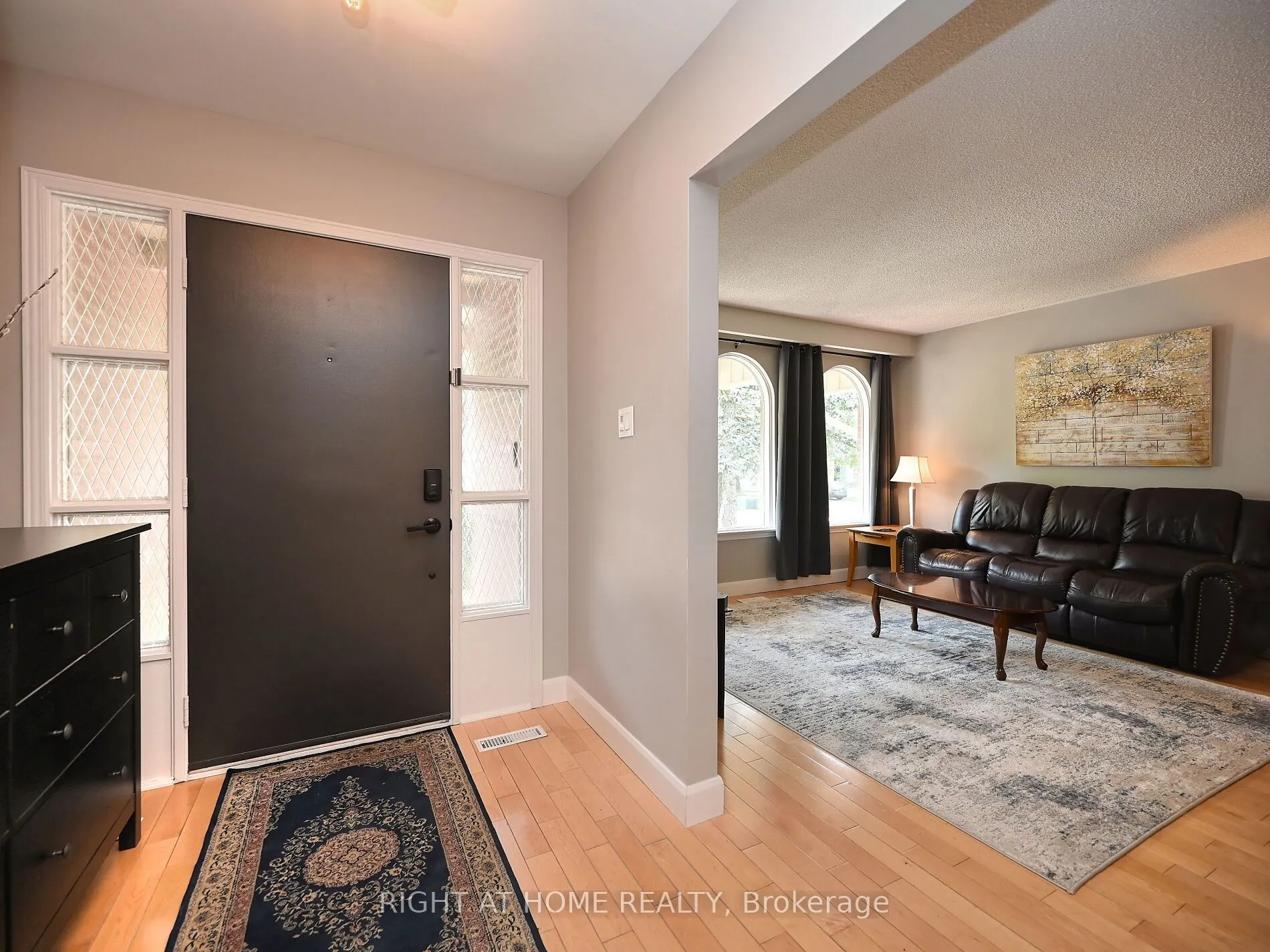 986 Vanier Drive