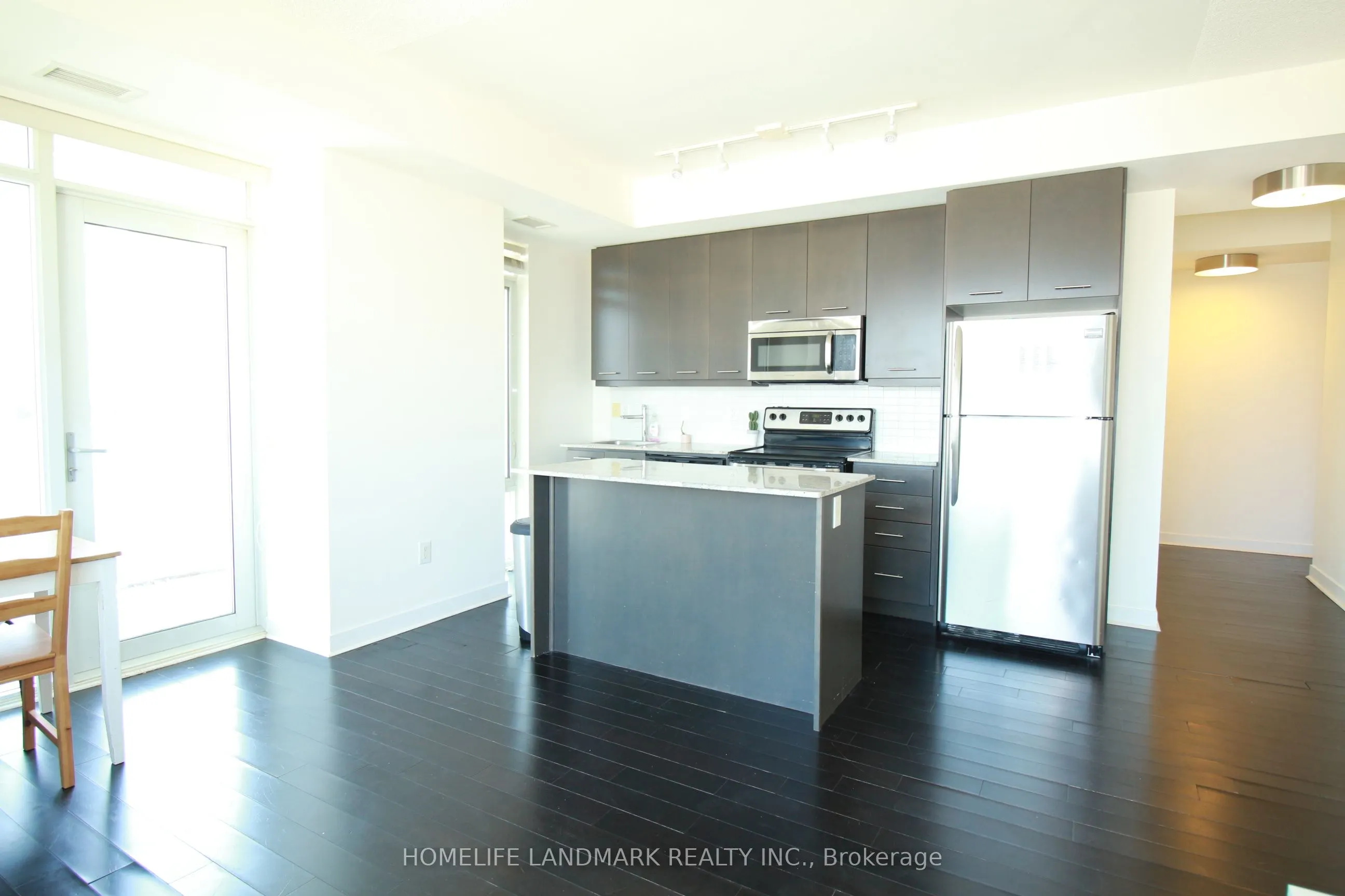 360 Square One Drive, #2202