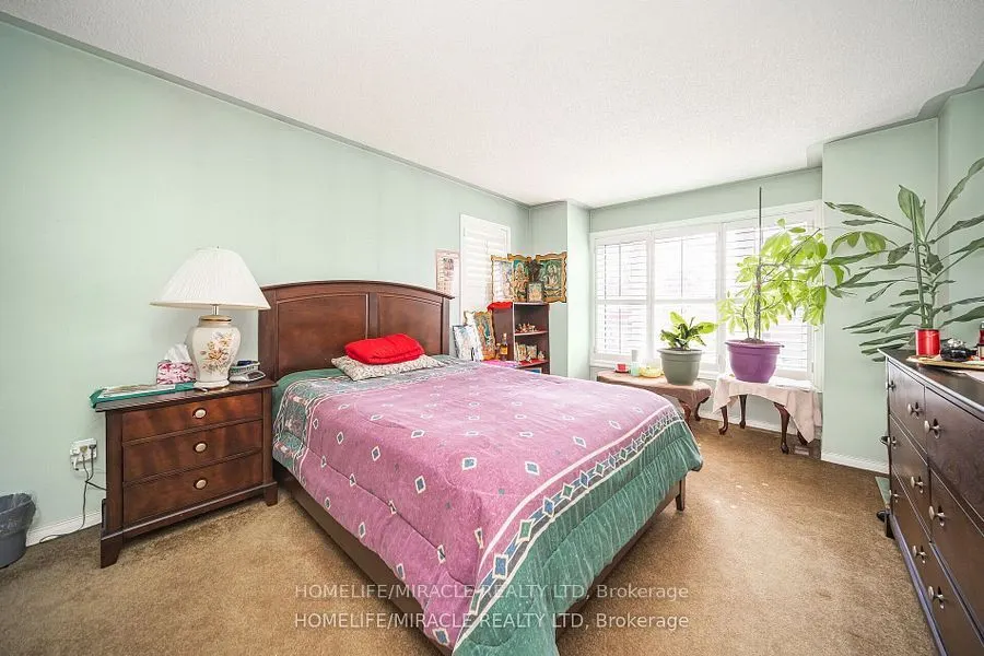 31 Larkspur