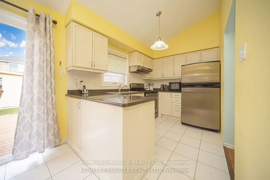 31 Larkspur