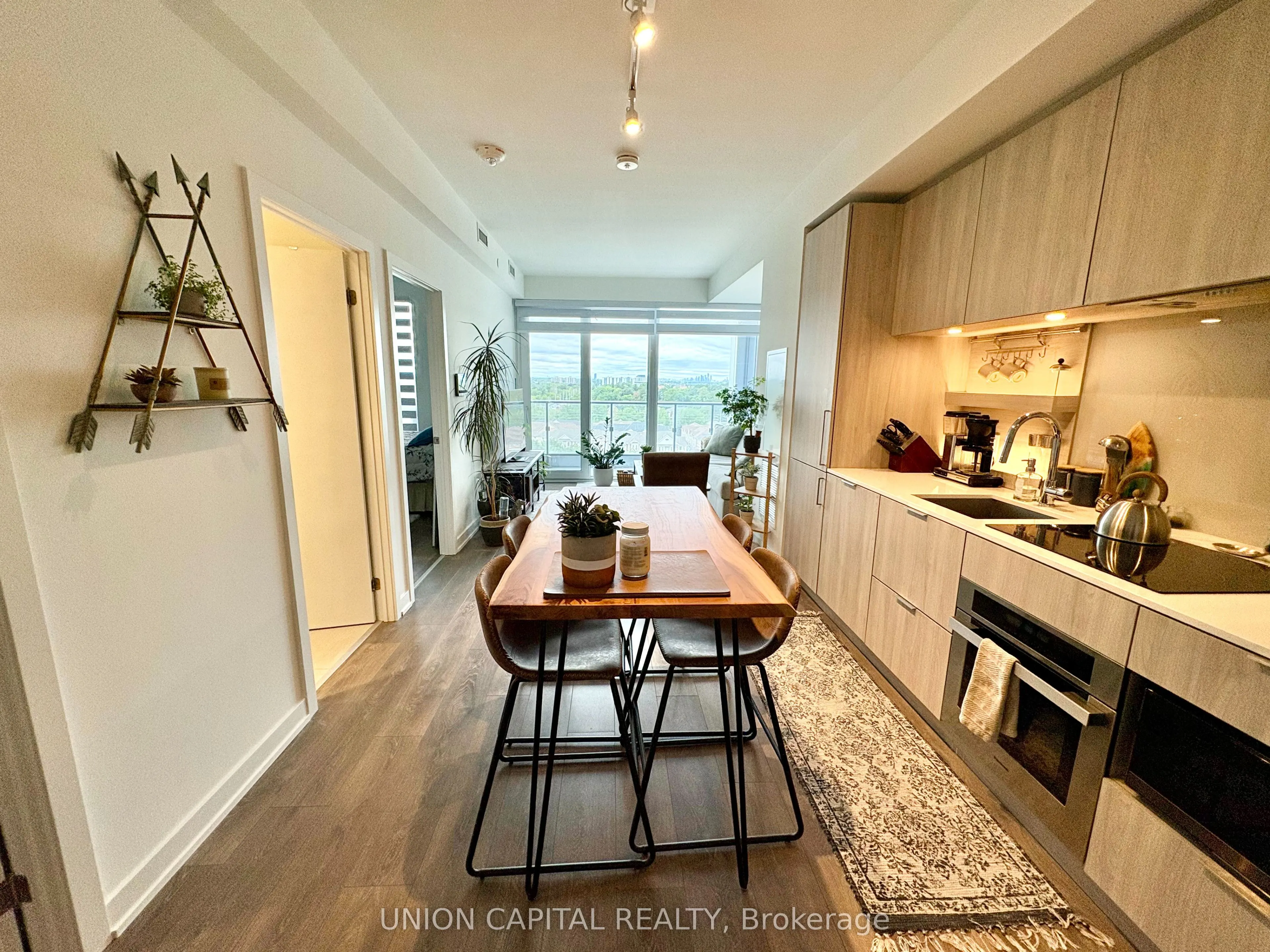 28 Ann Street, #901