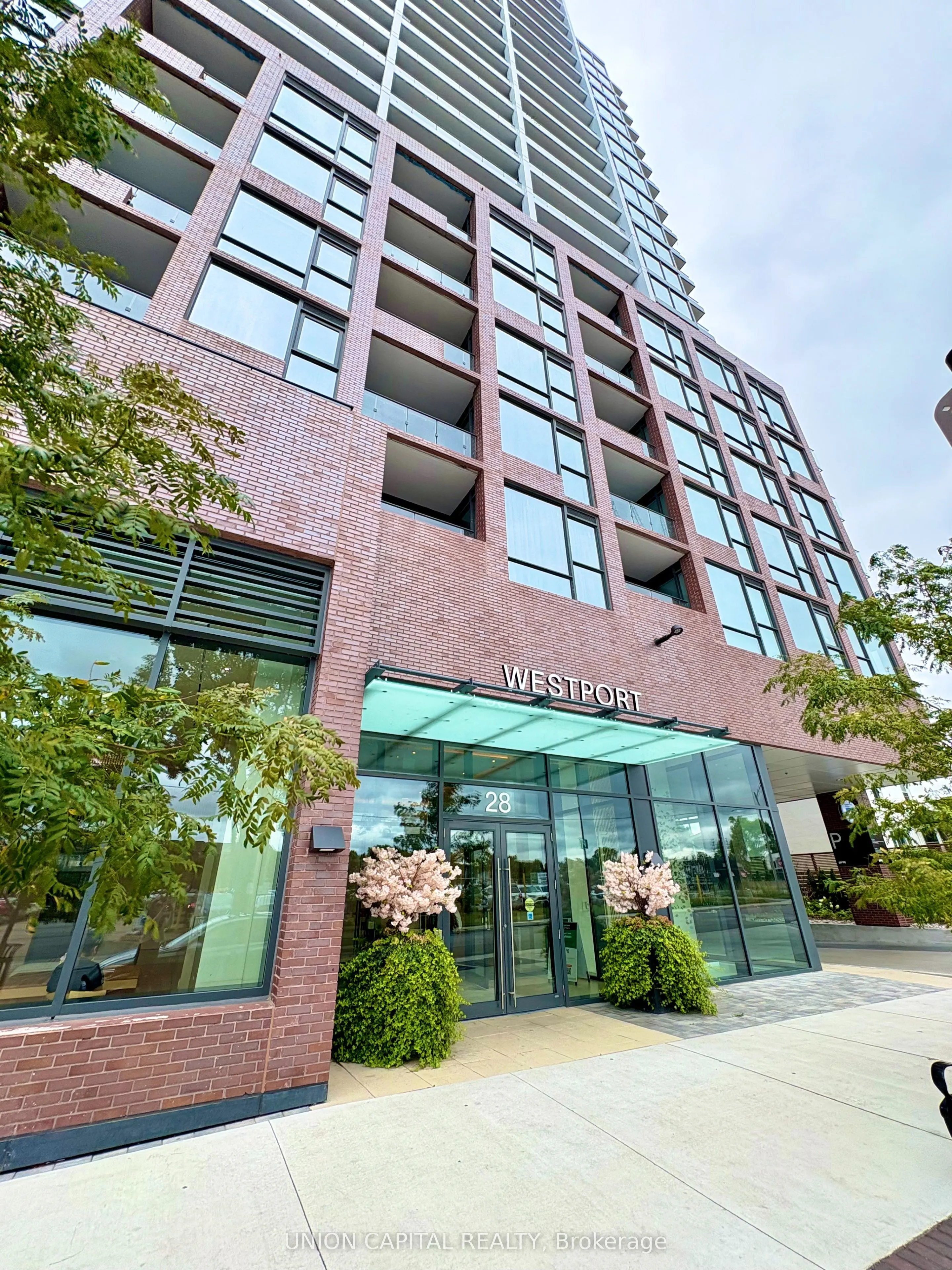 28 Ann Street, #901