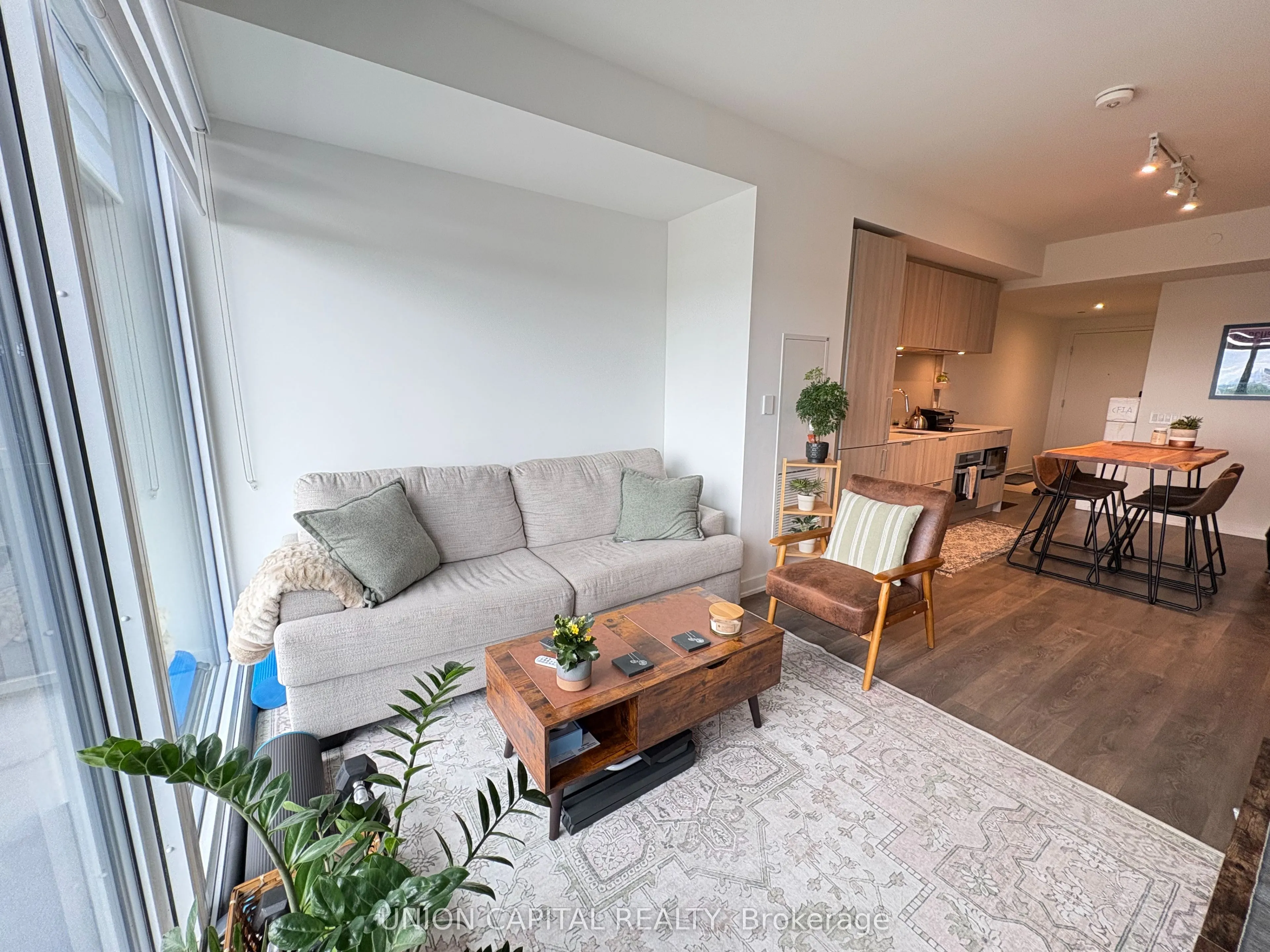 28 Ann Street, #901