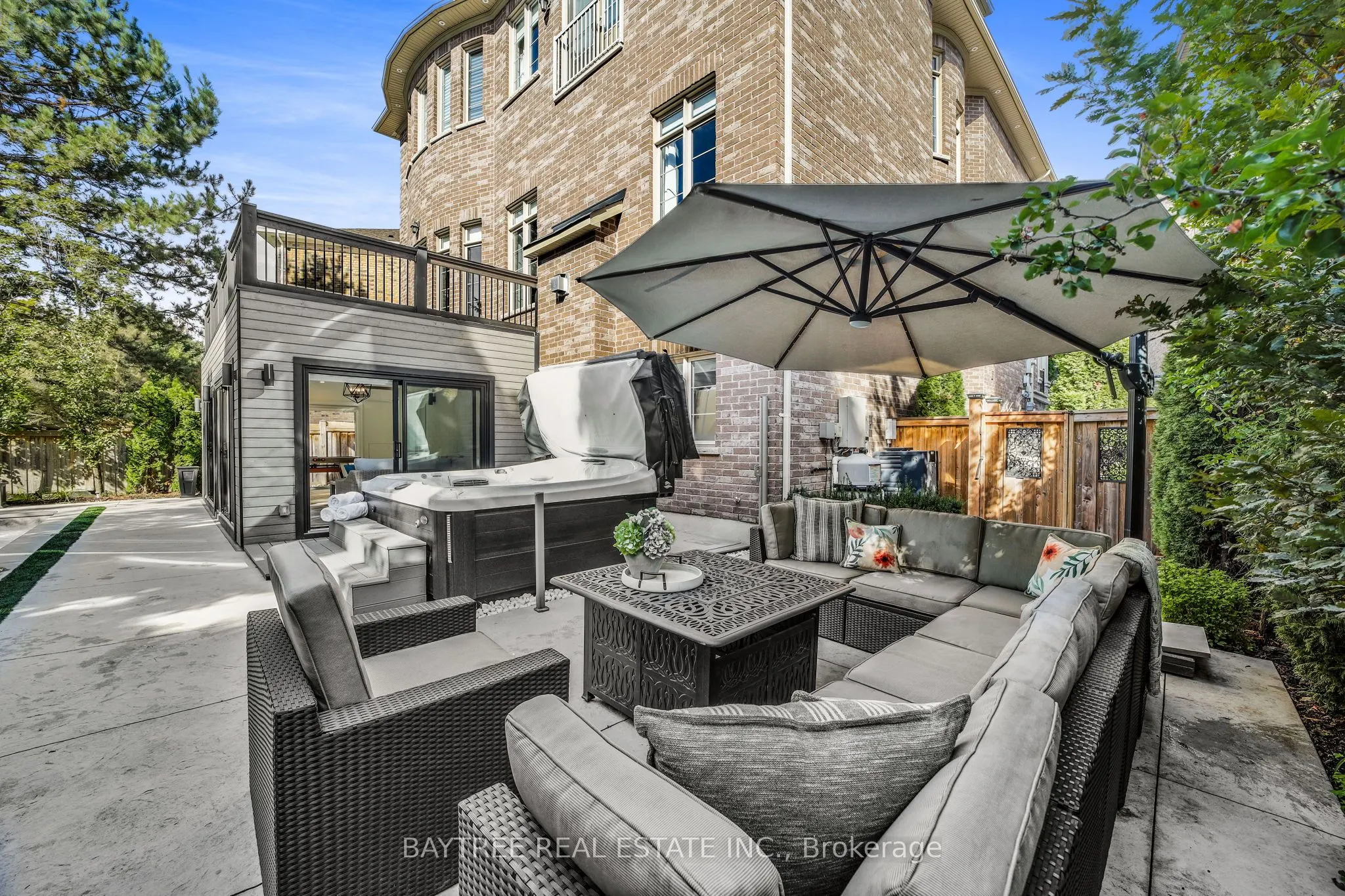 16 Hickory Ridge Court