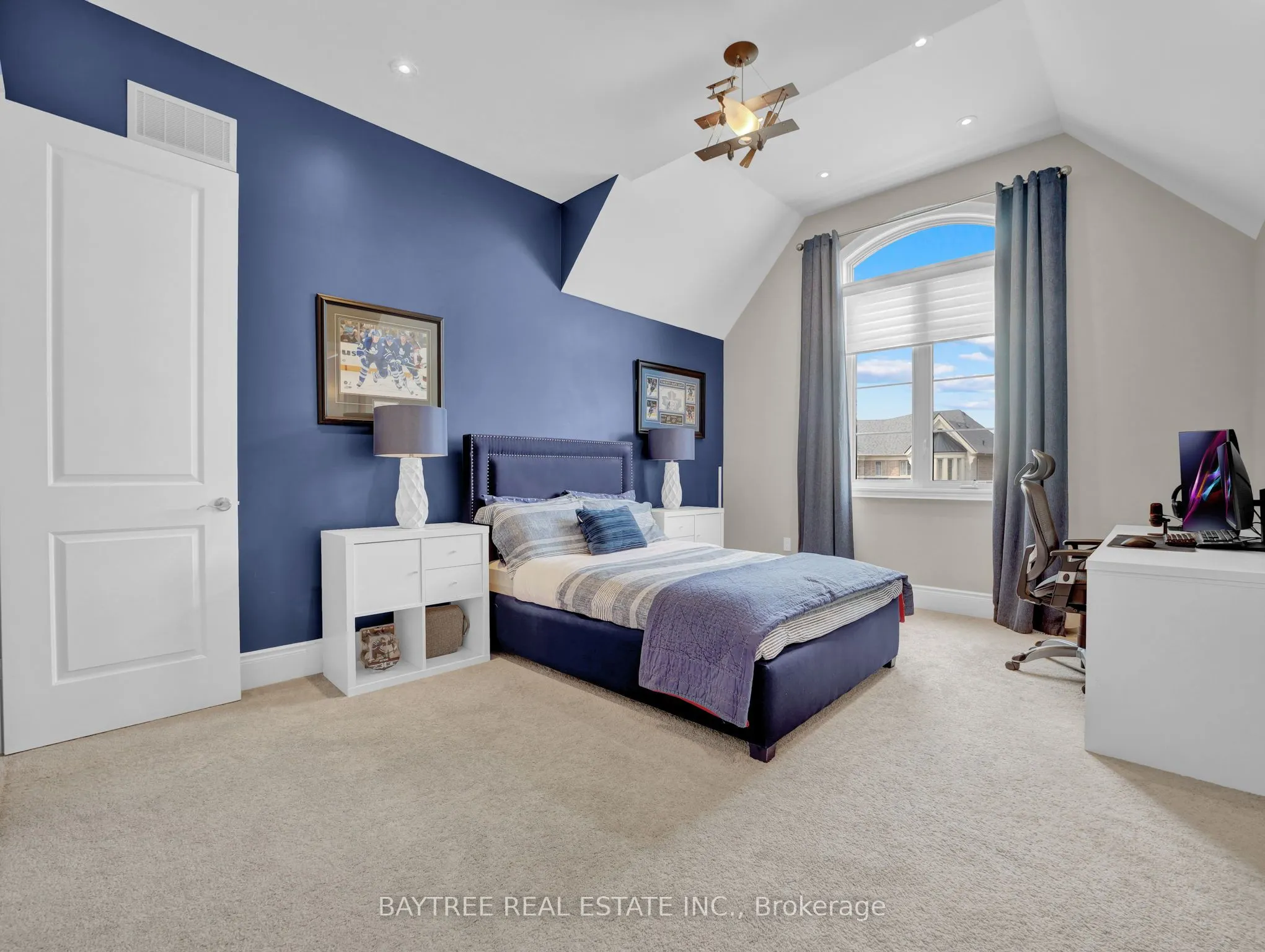 16 Hickory Ridge Court