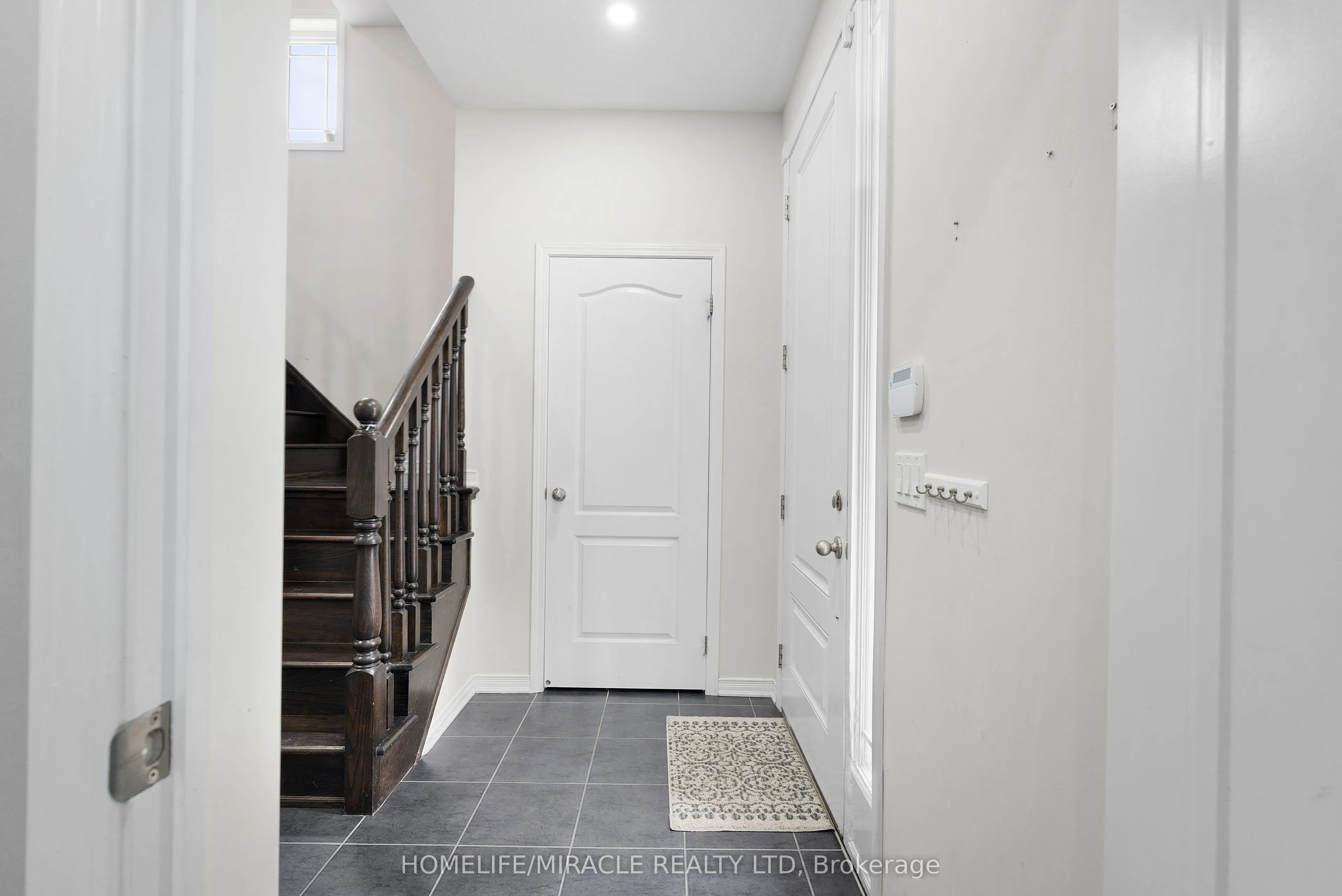 402 Dougall Avenue, #402