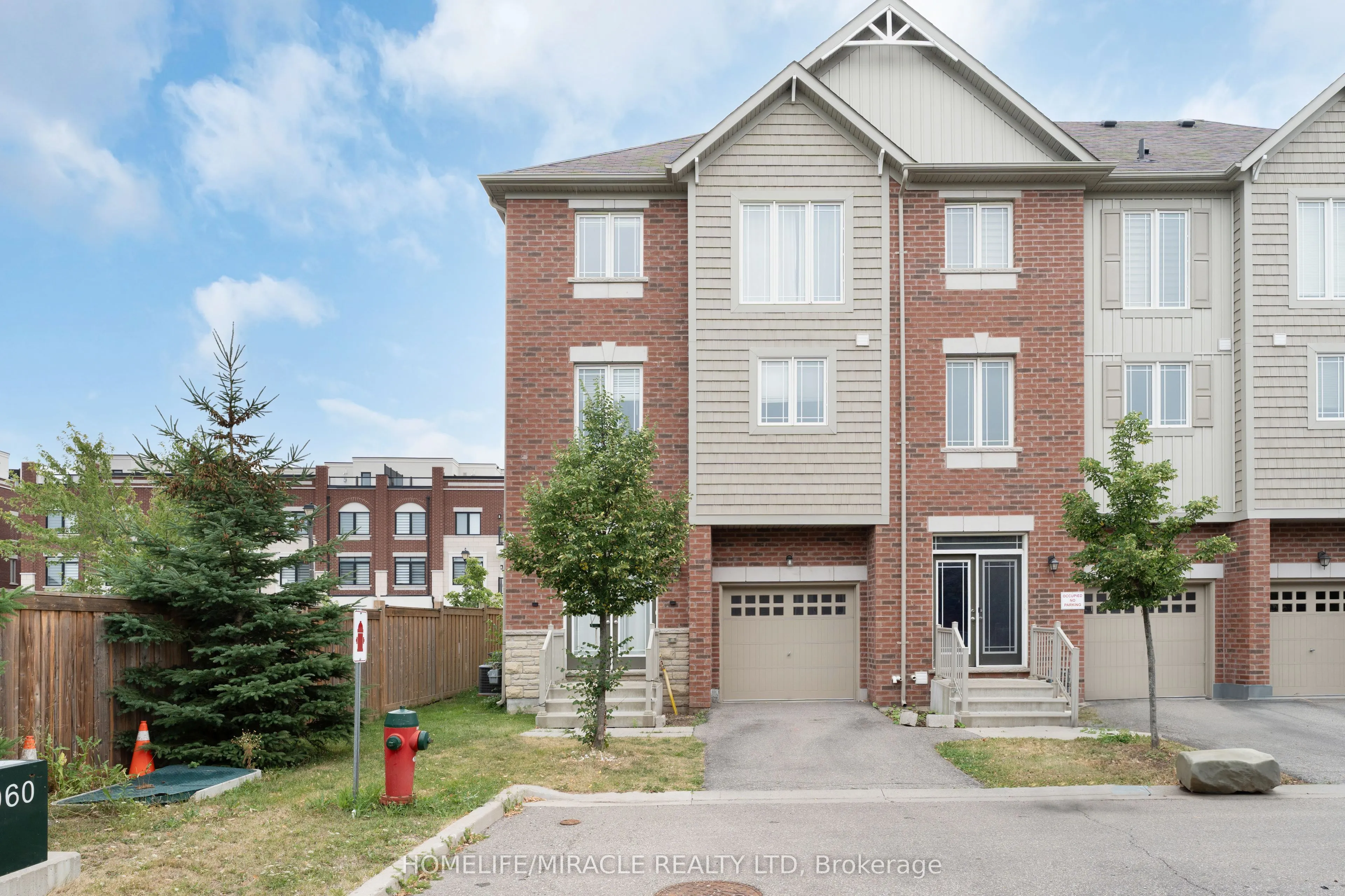 402 Dougall Avenue, #402