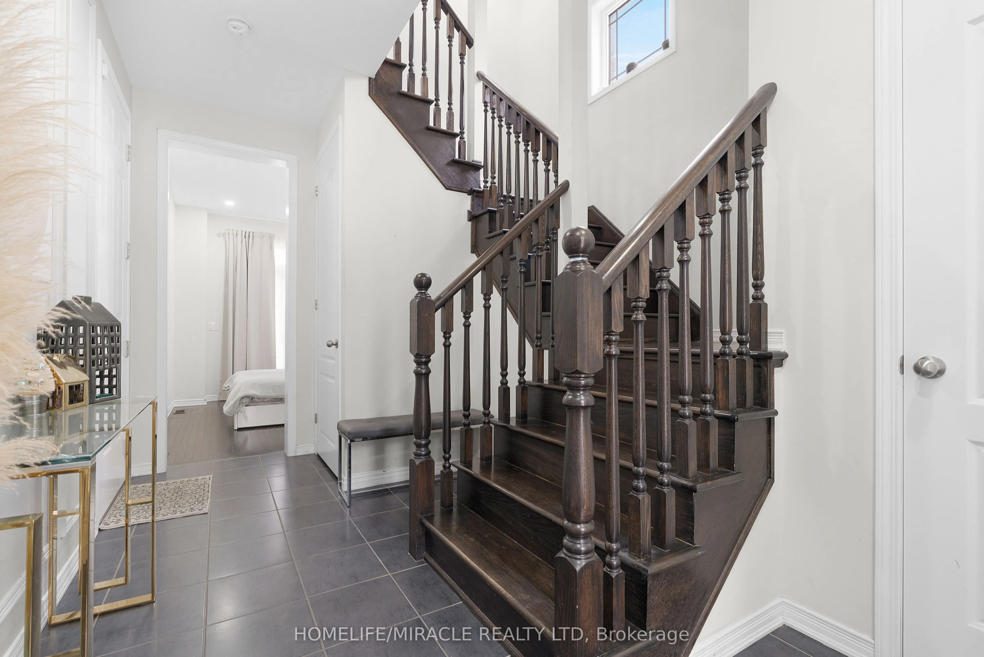 402 Dougall Avenue, #402