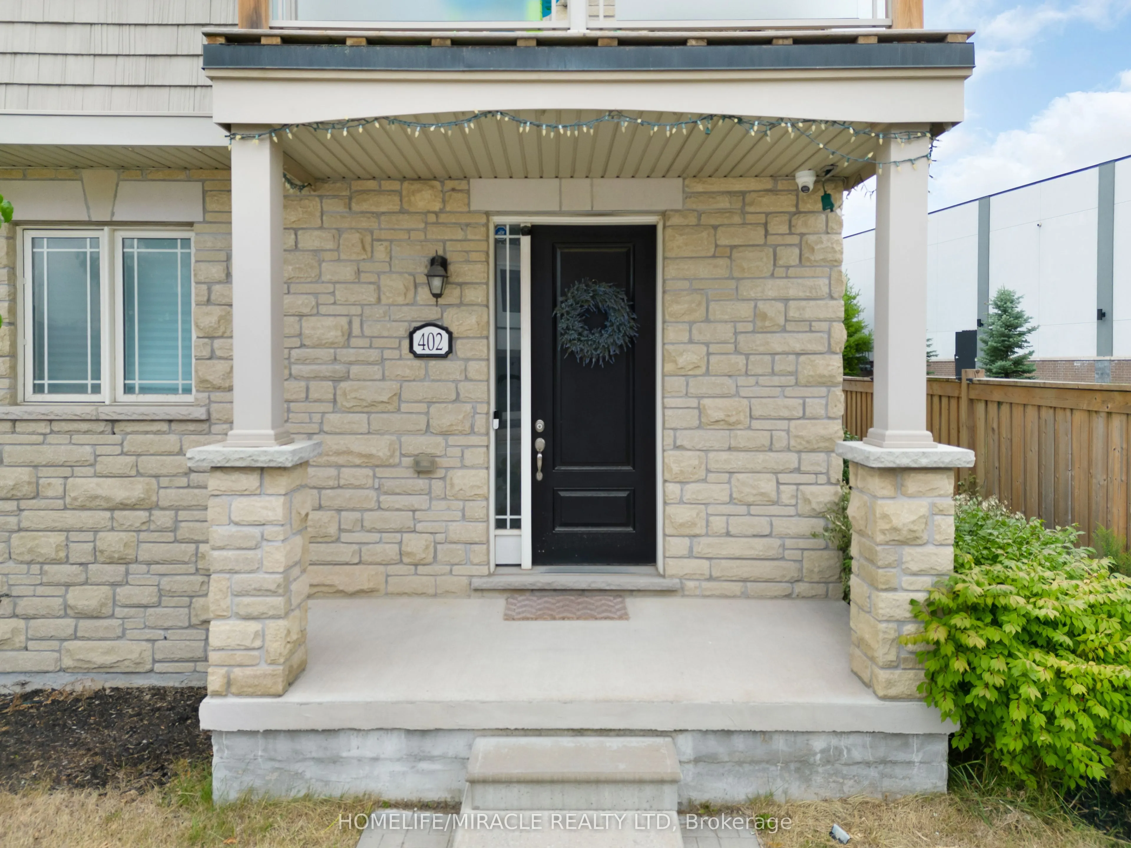402 Dougall Avenue, #402