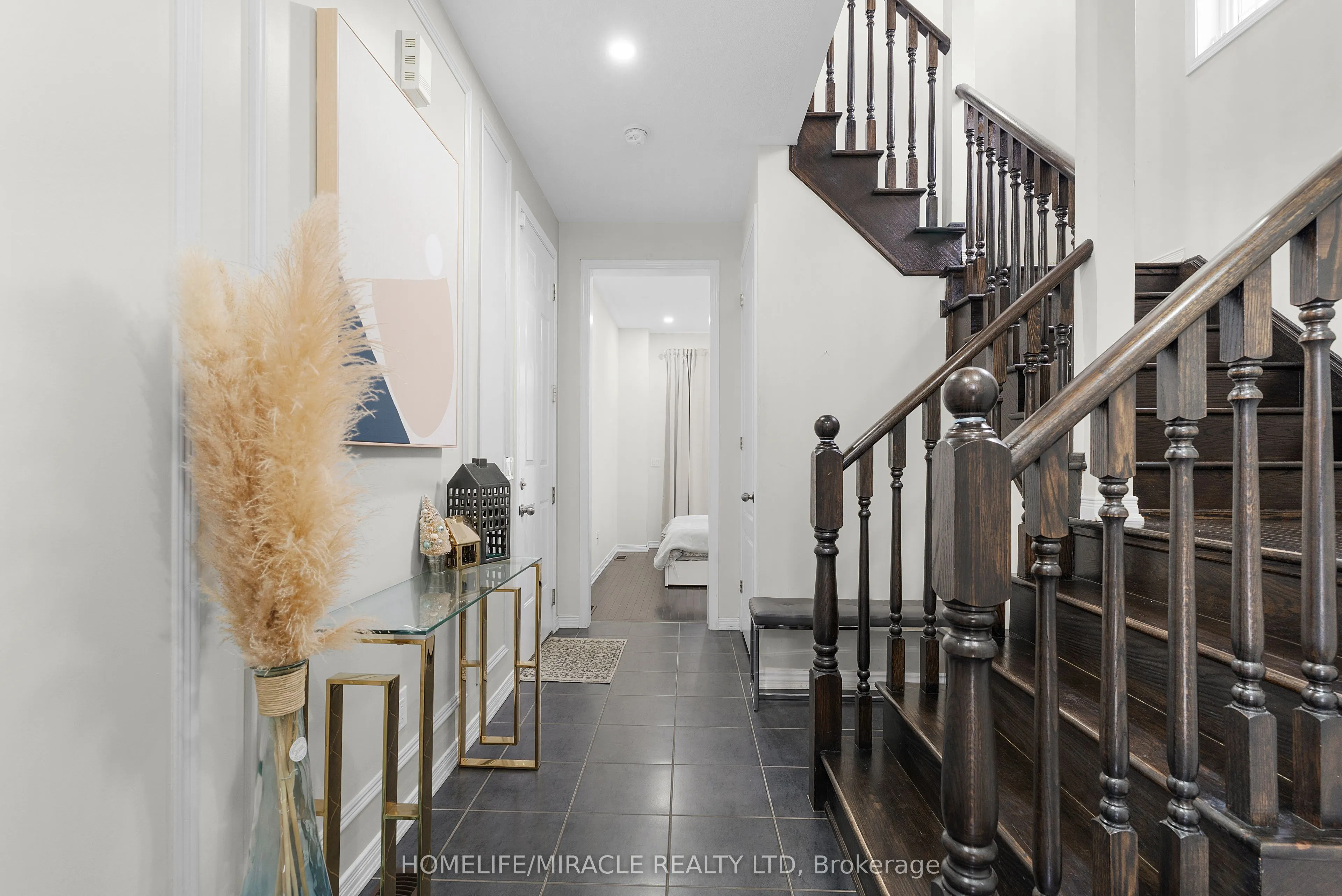 402 Dougall Avenue, #402