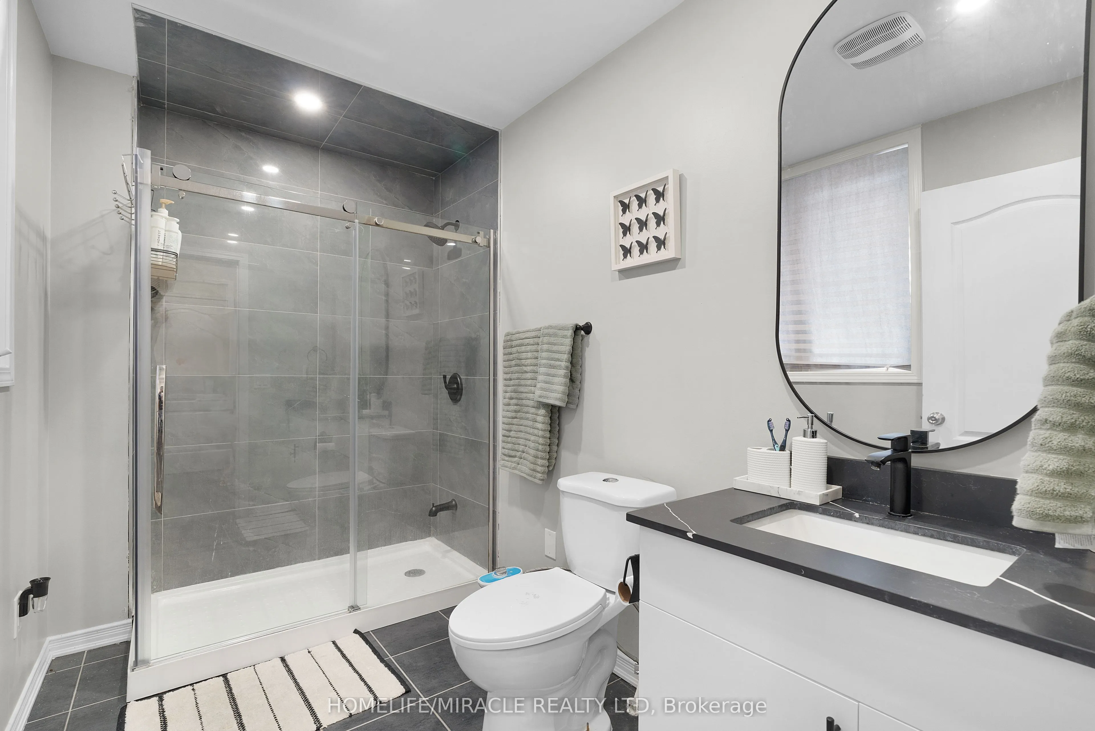 402 Dougall Avenue, #402