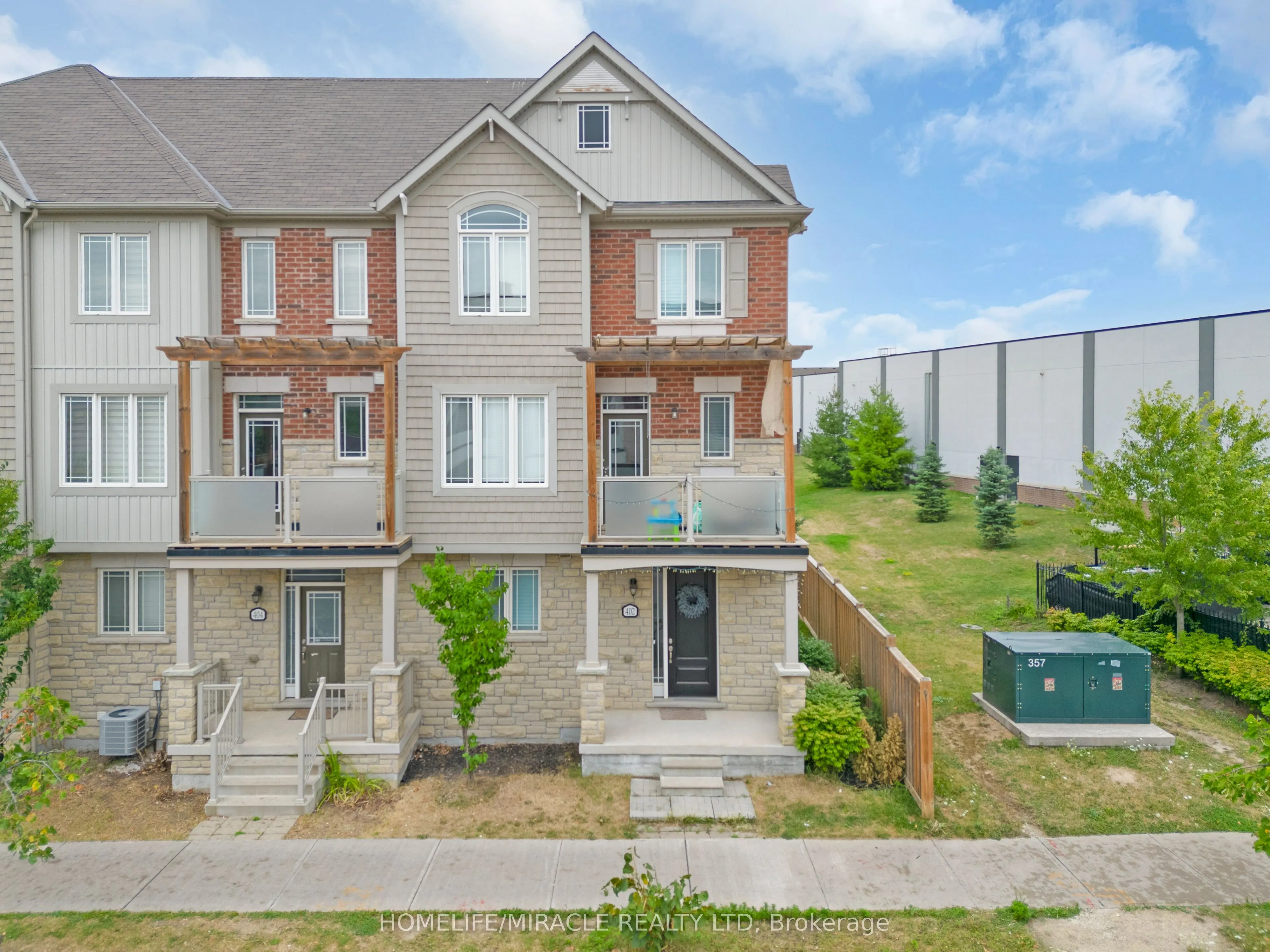 402 Dougall Avenue, #402