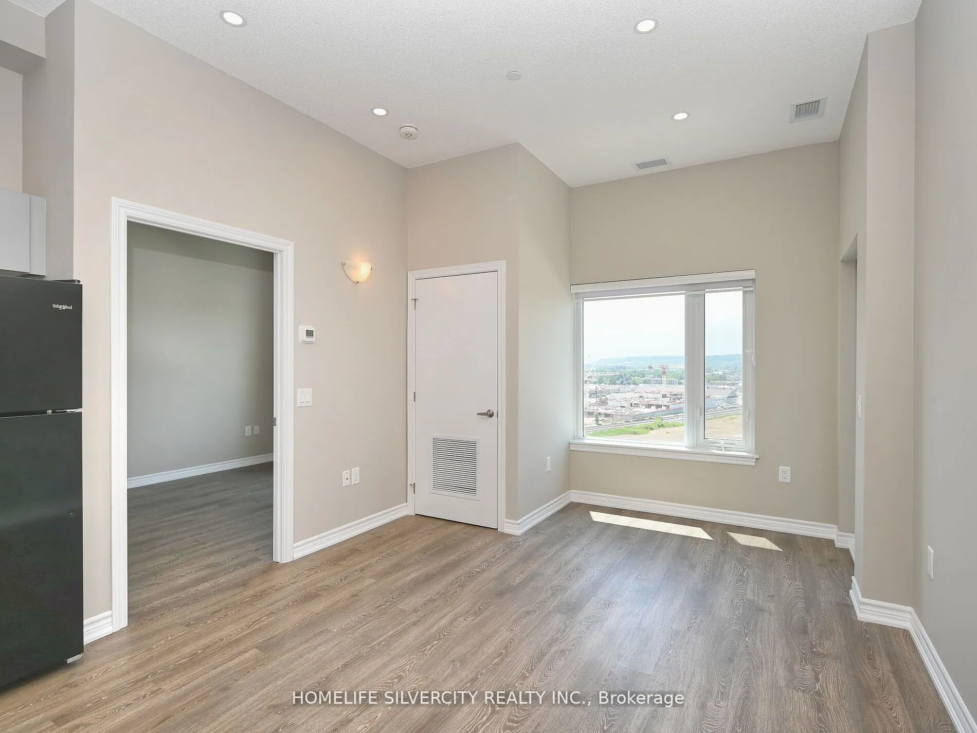 716 Main Street E, #1105