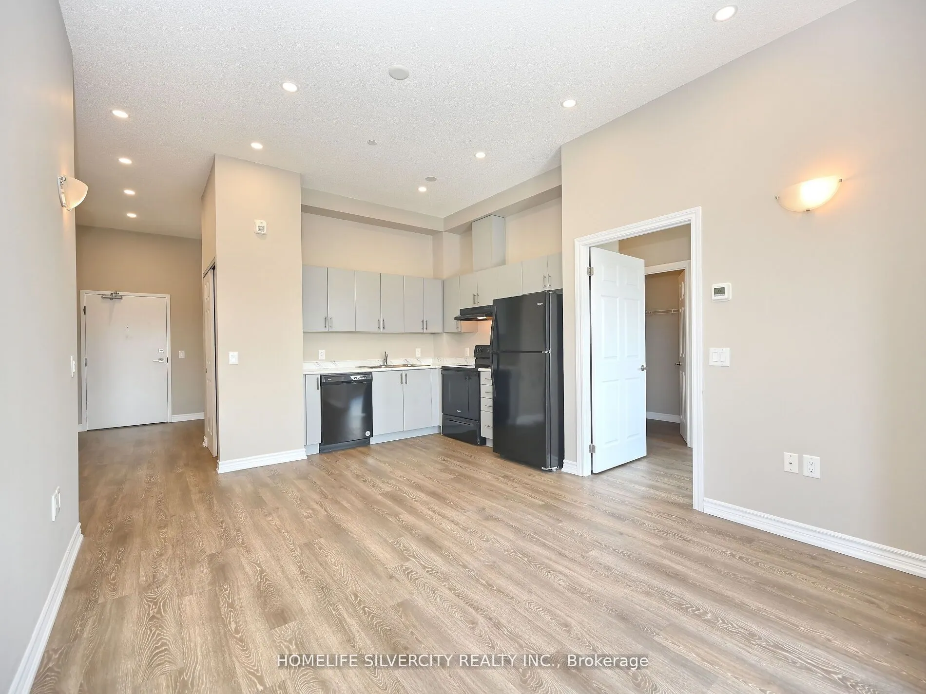 716 Main Street E, #1105