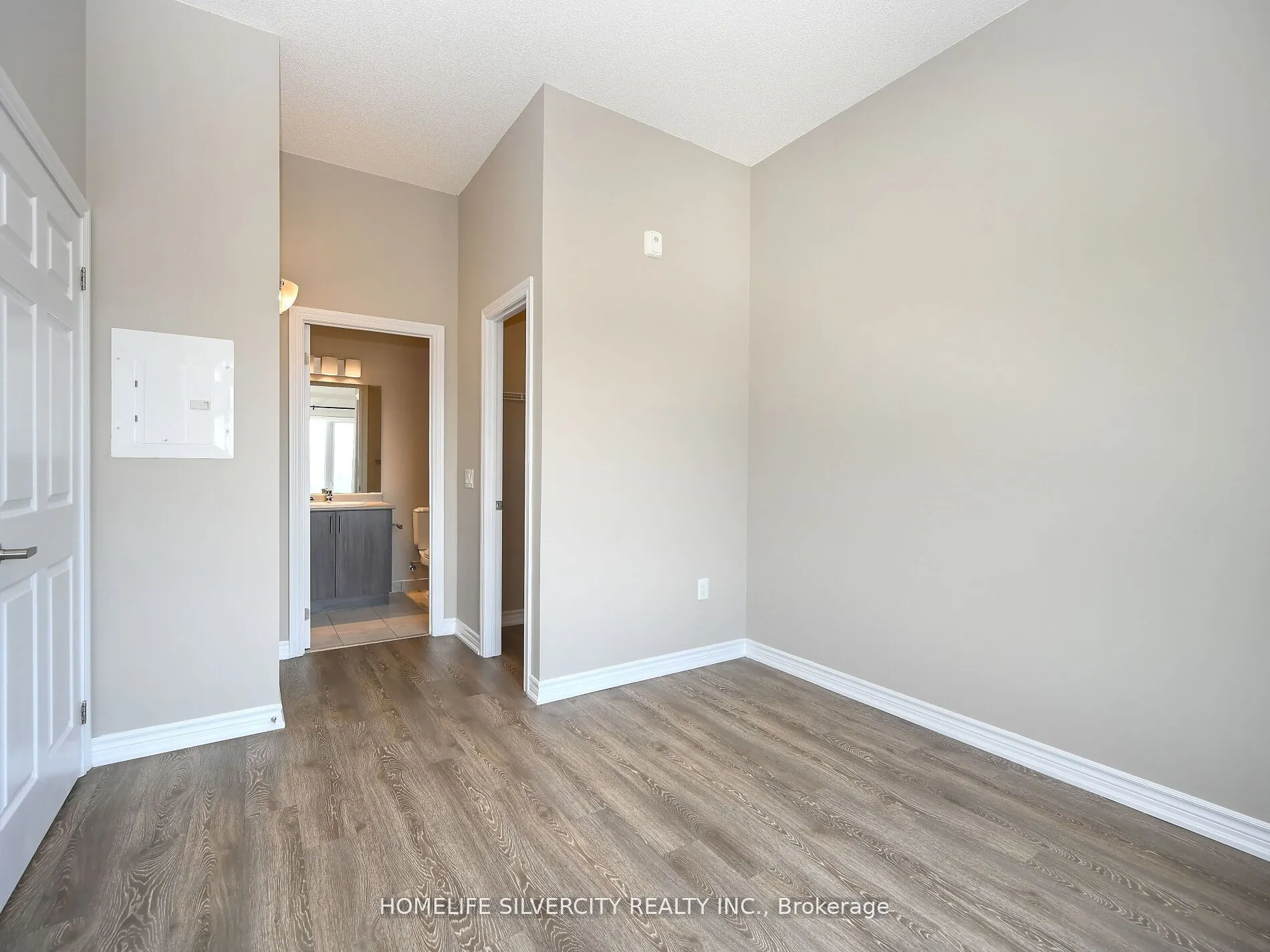 716 Main Street E, #1105