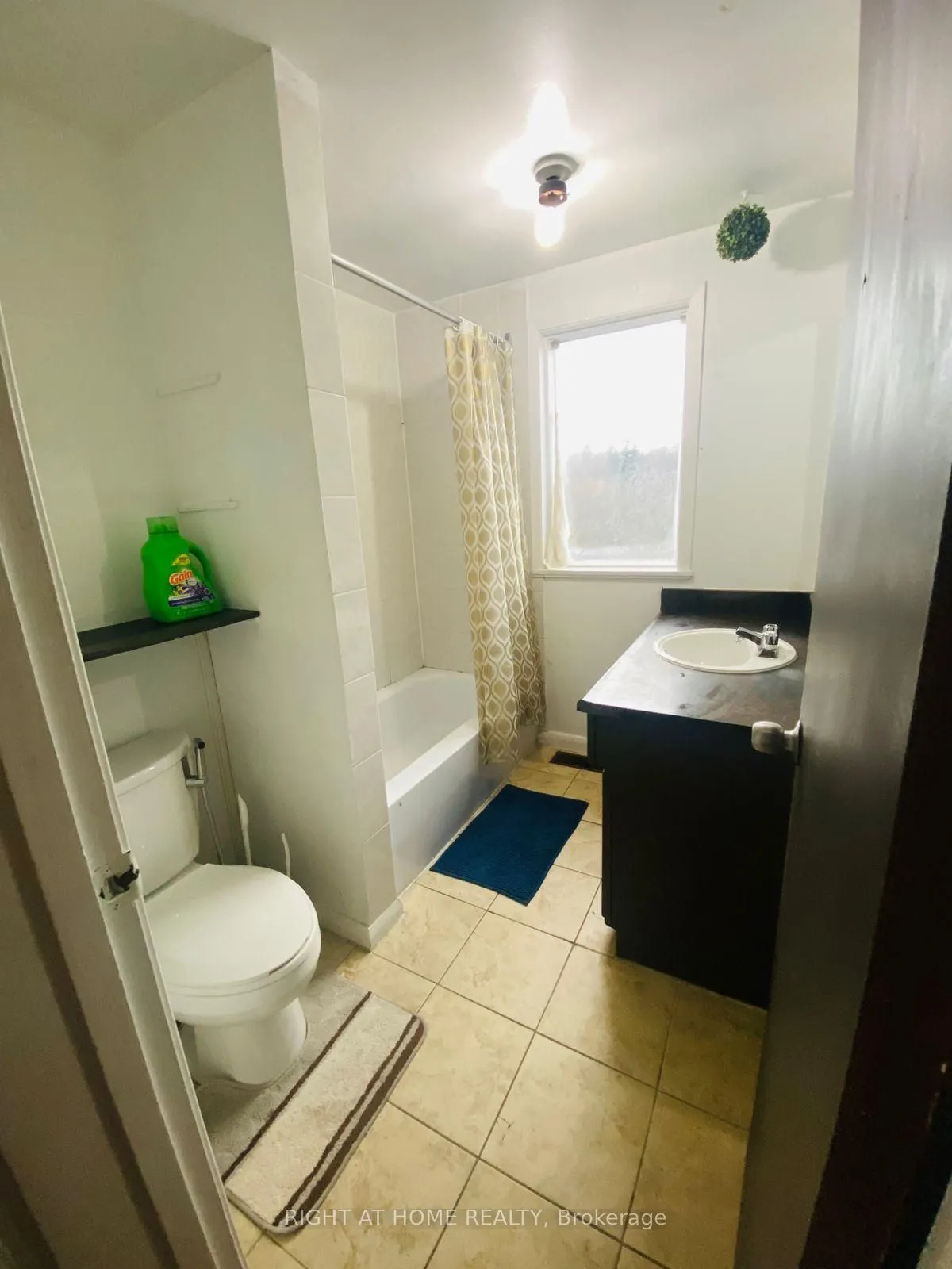 2123 Lawrence Avenue W, ##4