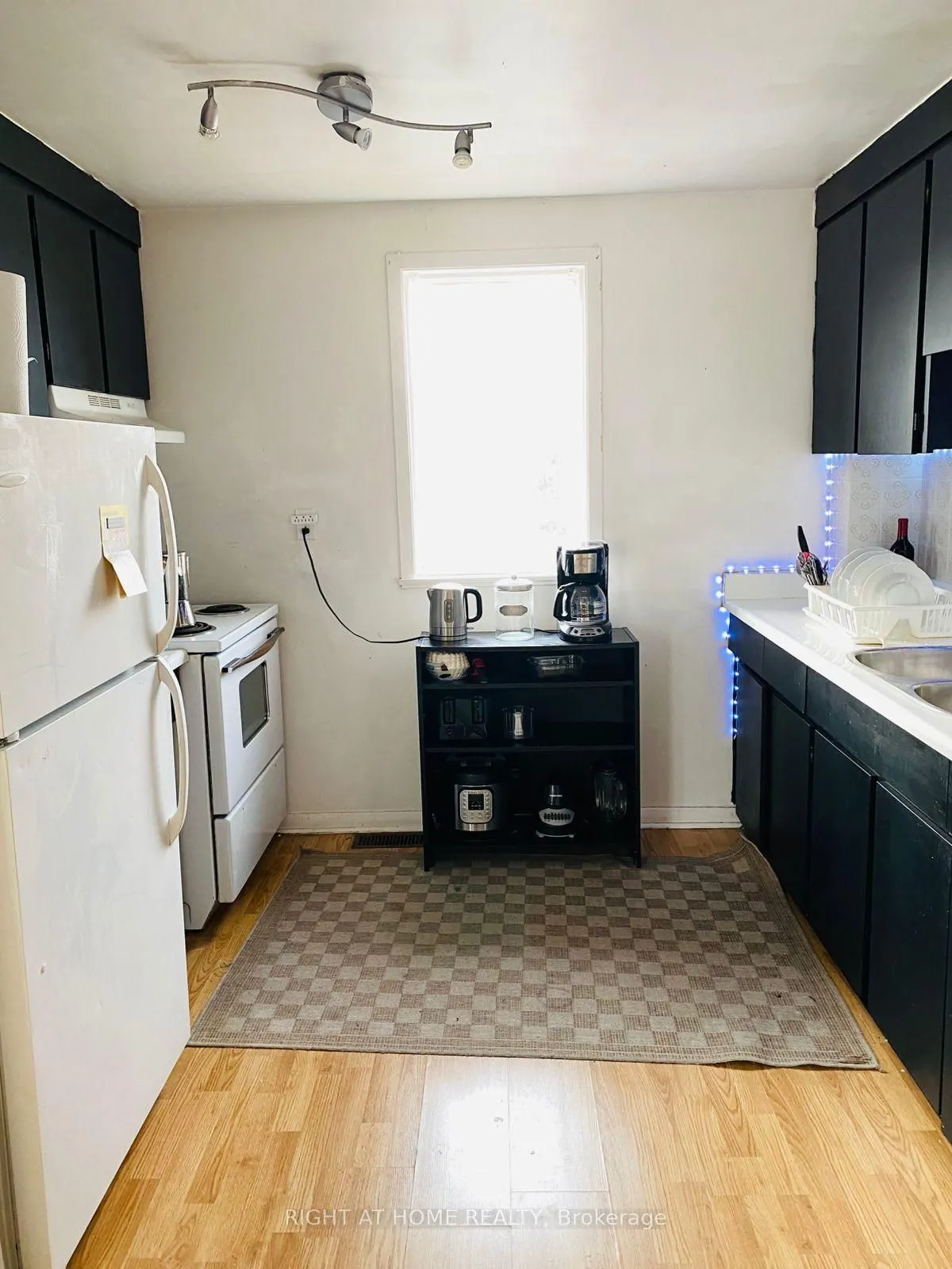2123 Lawrence Avenue W, ##4