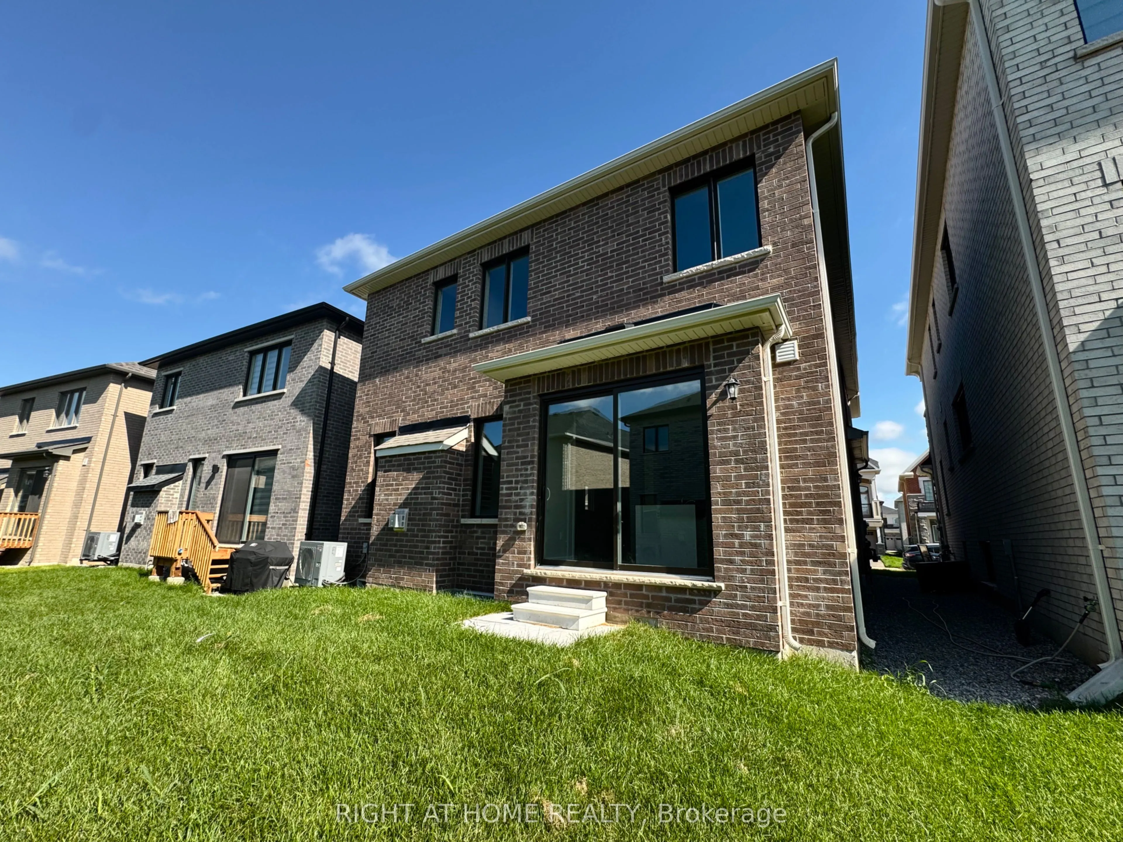 1267 Temperance Crescent