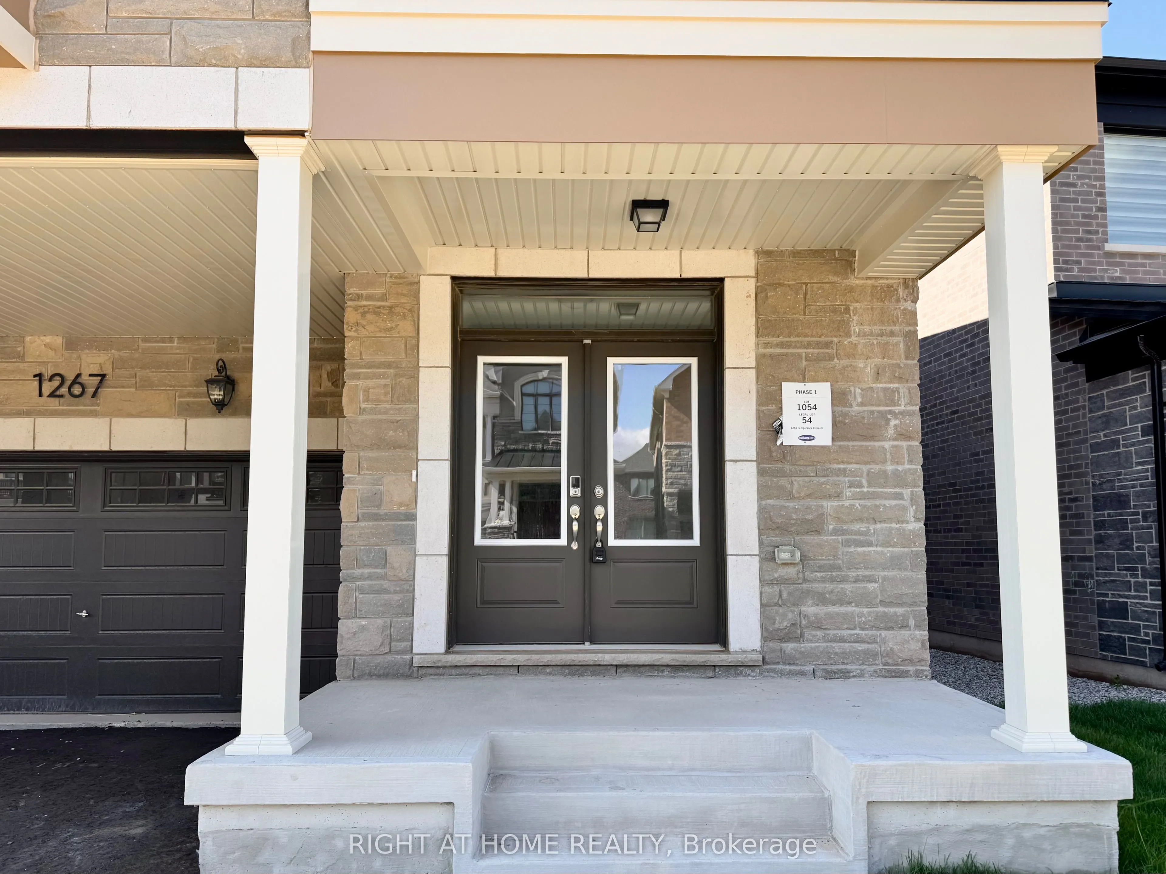 1267 Temperance Crescent