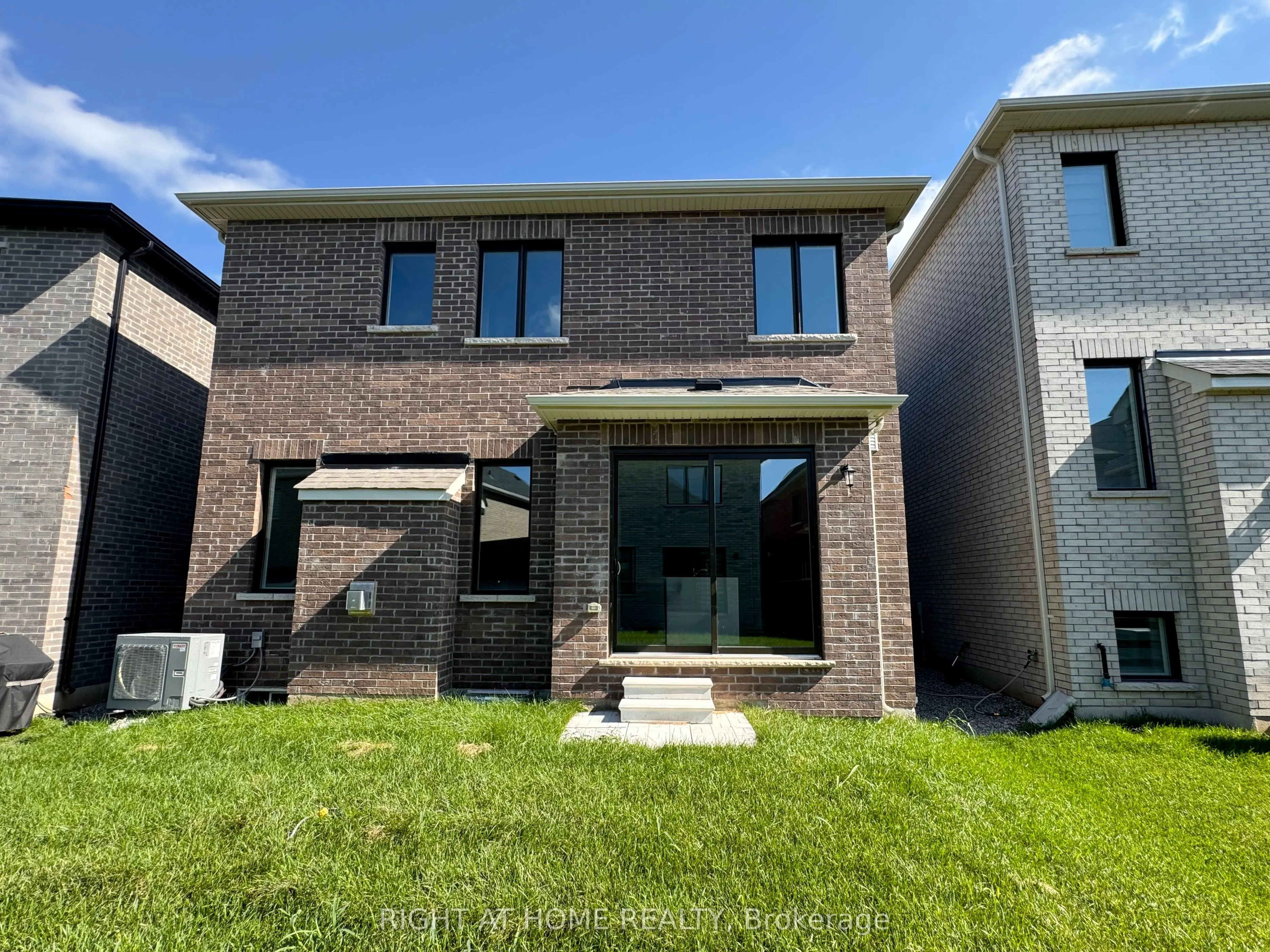1267 Temperance Crescent