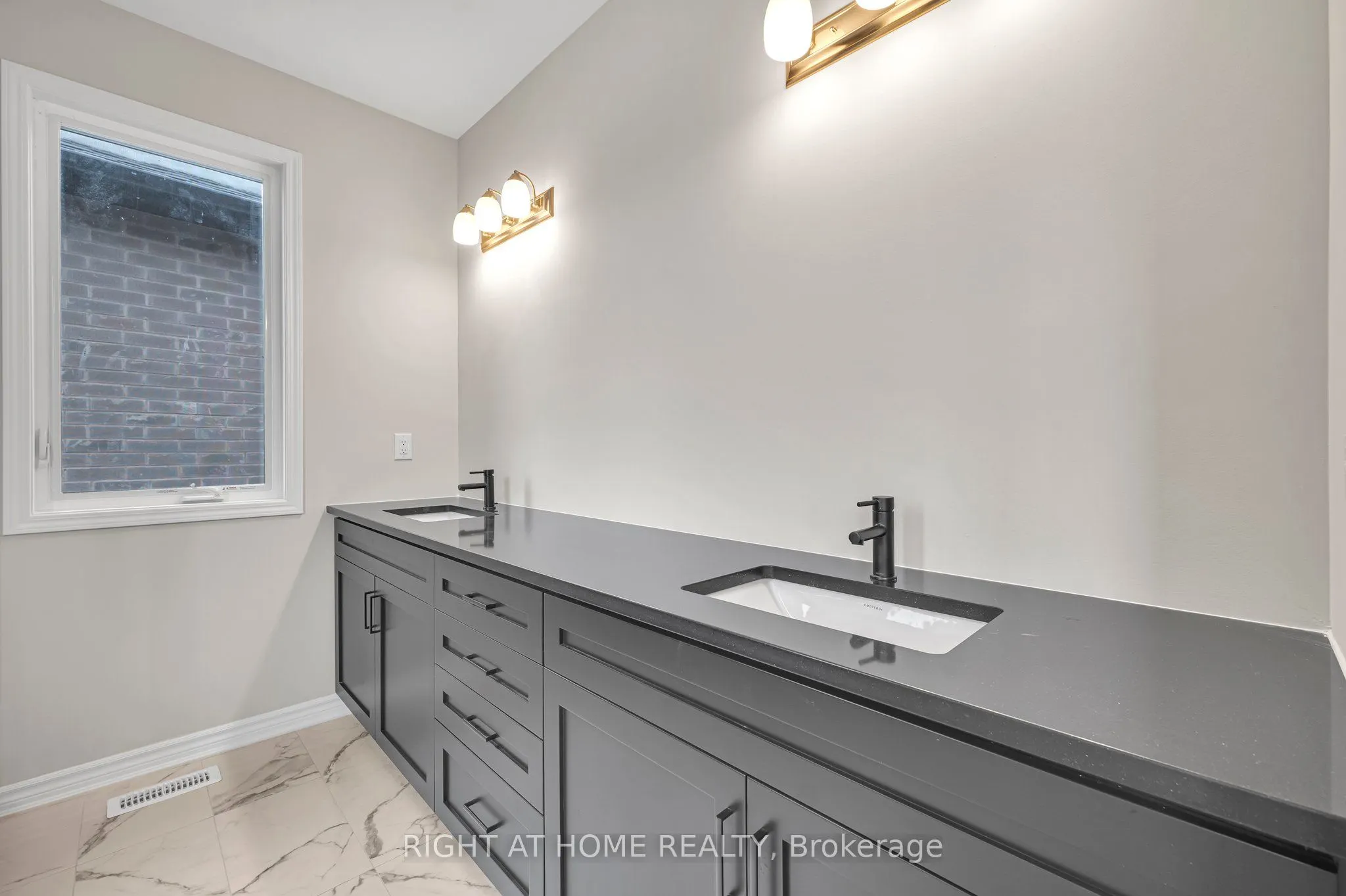 1267 Temperance Crescent