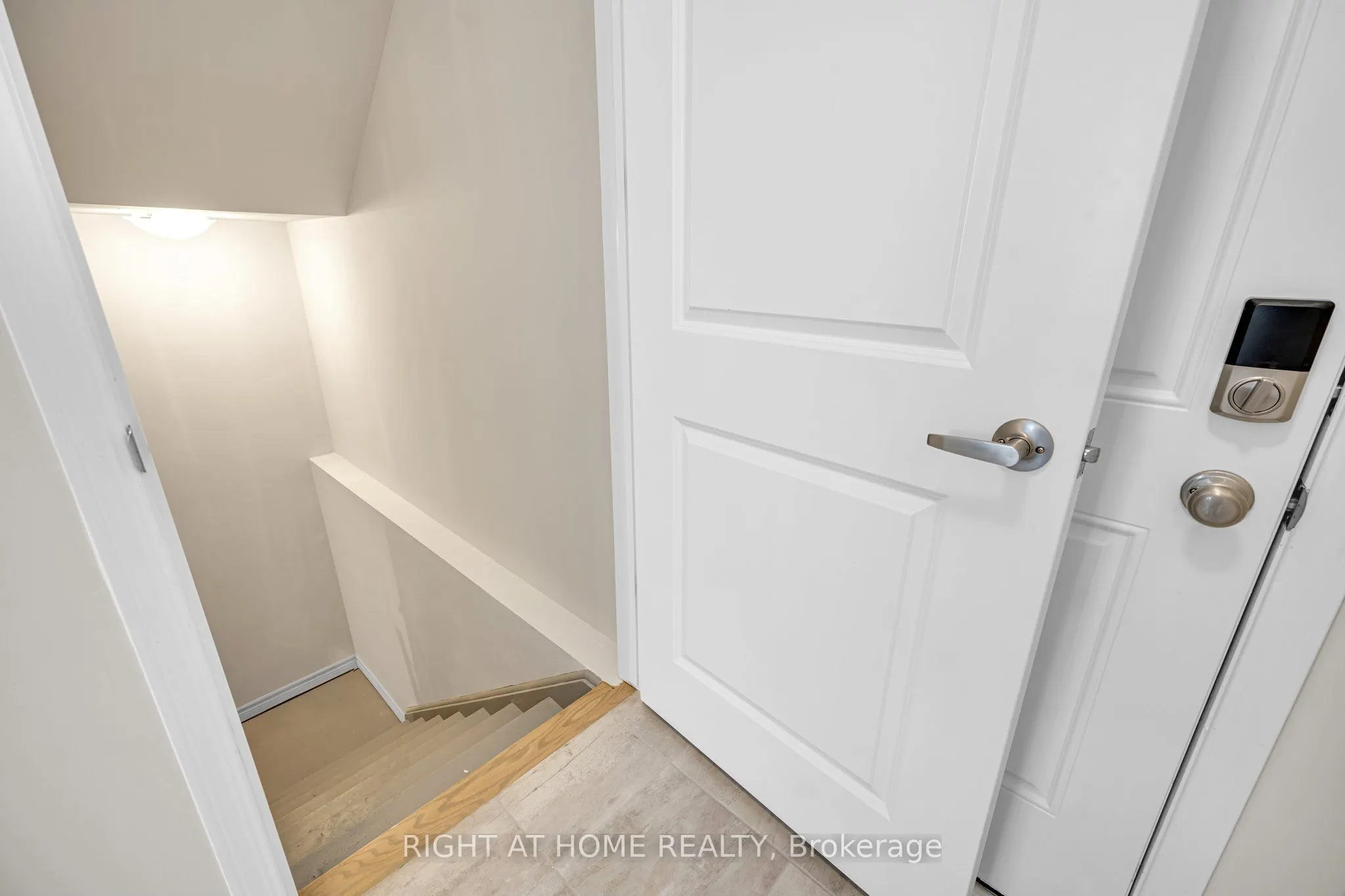 1267 Temperance Crescent