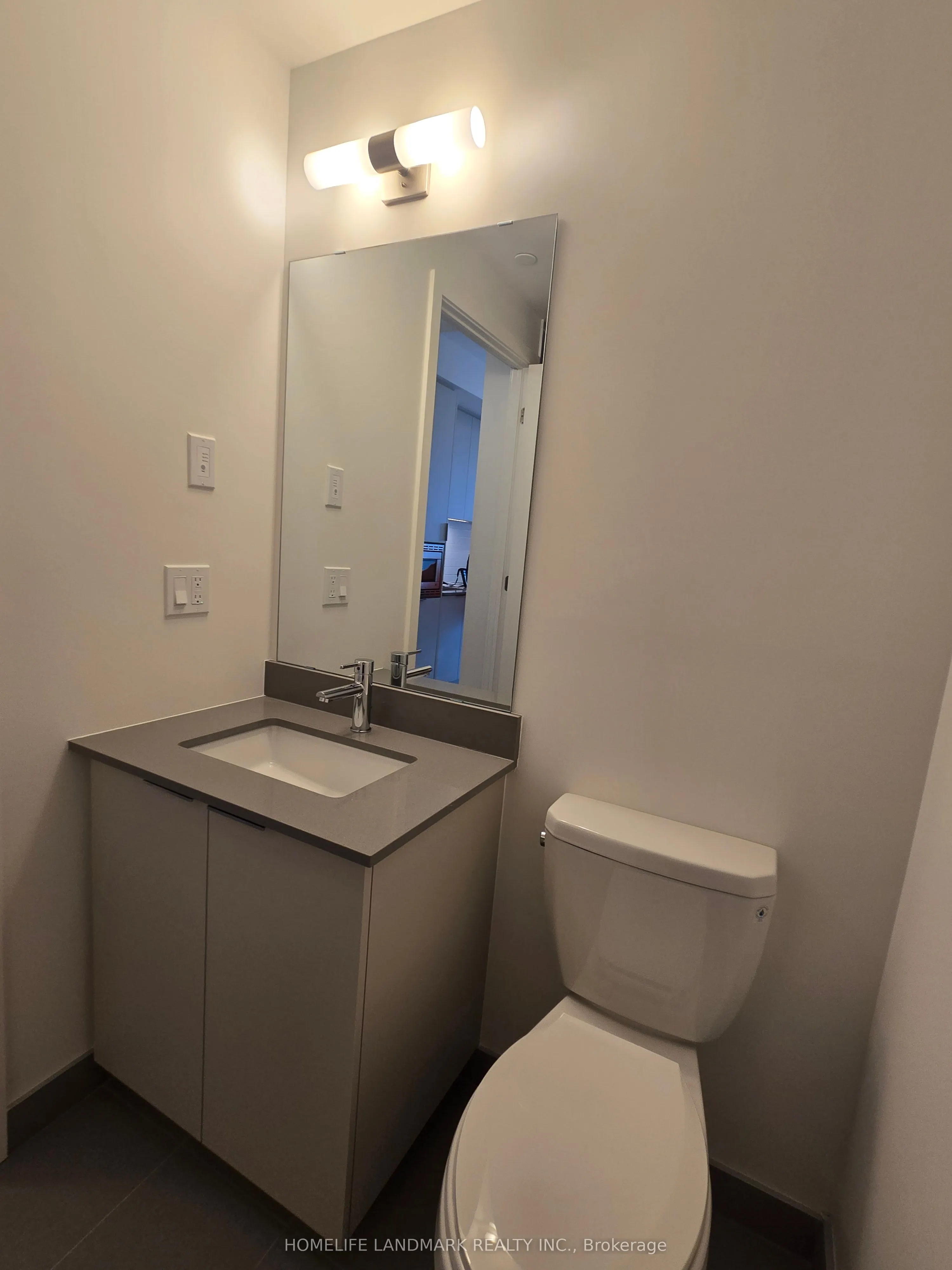 3079 trafalgar Road, #1104