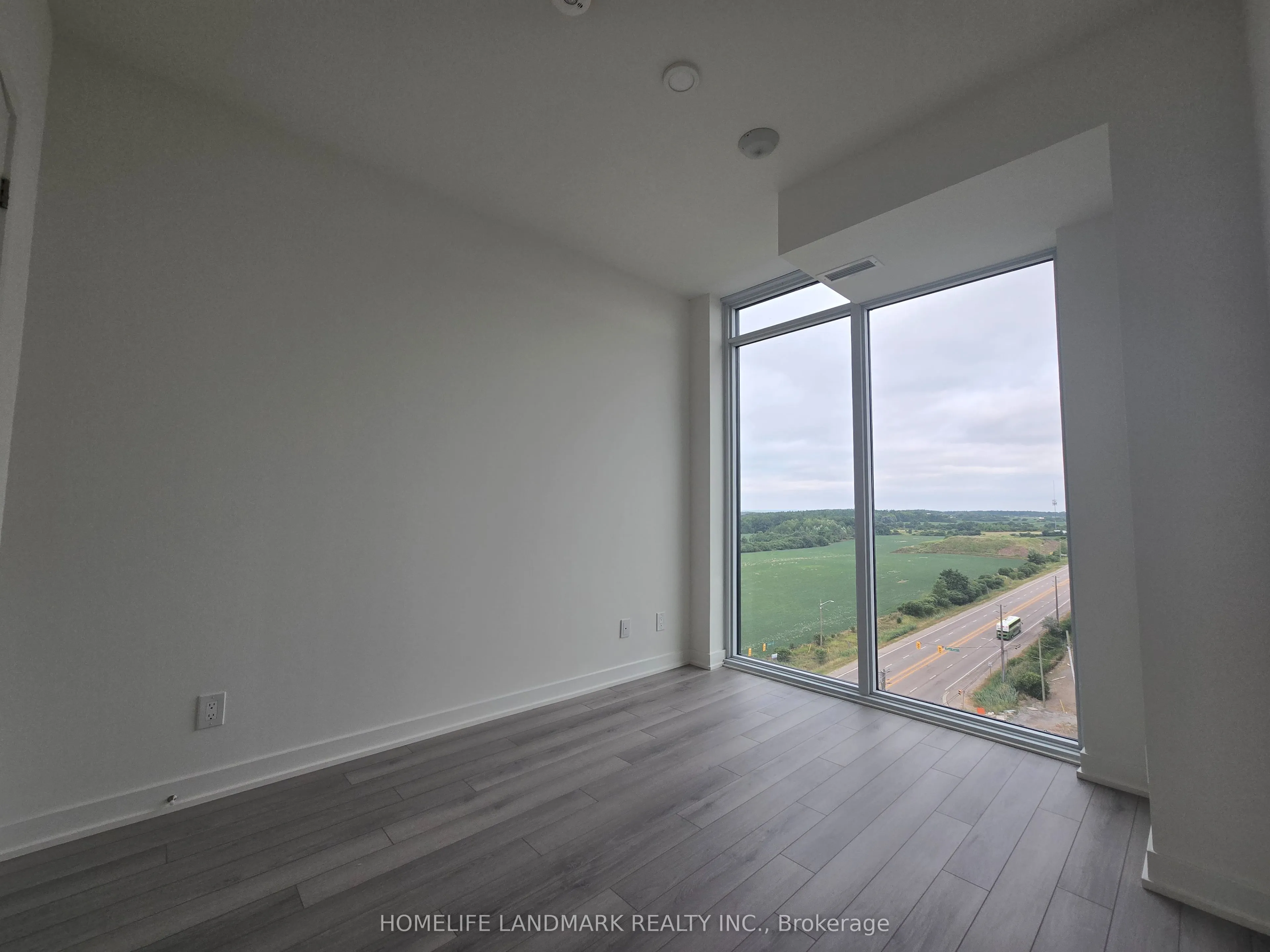3079 trafalgar Road, #1104