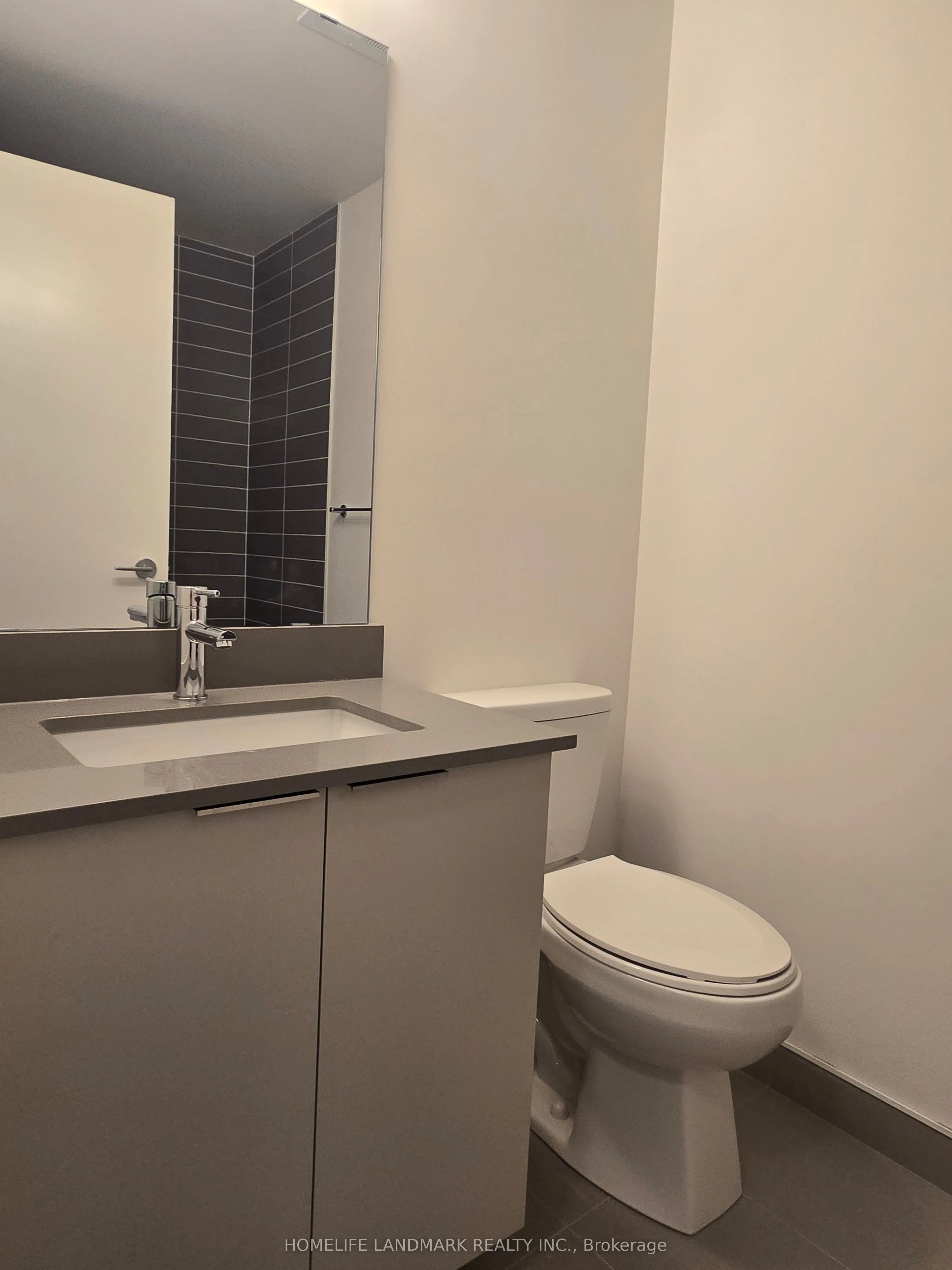 3079 trafalgar Road, #1104