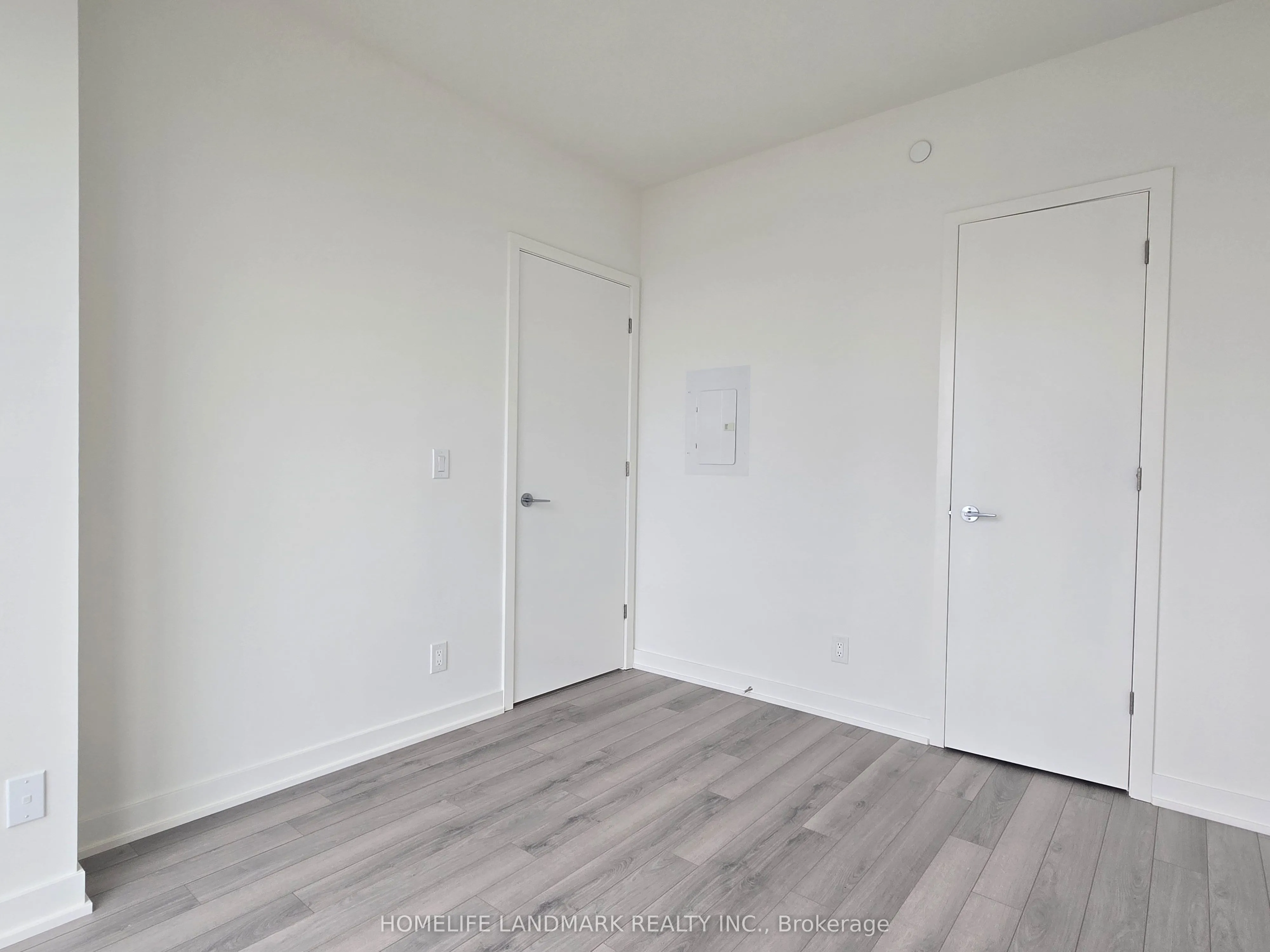 3079 trafalgar Road, #1104