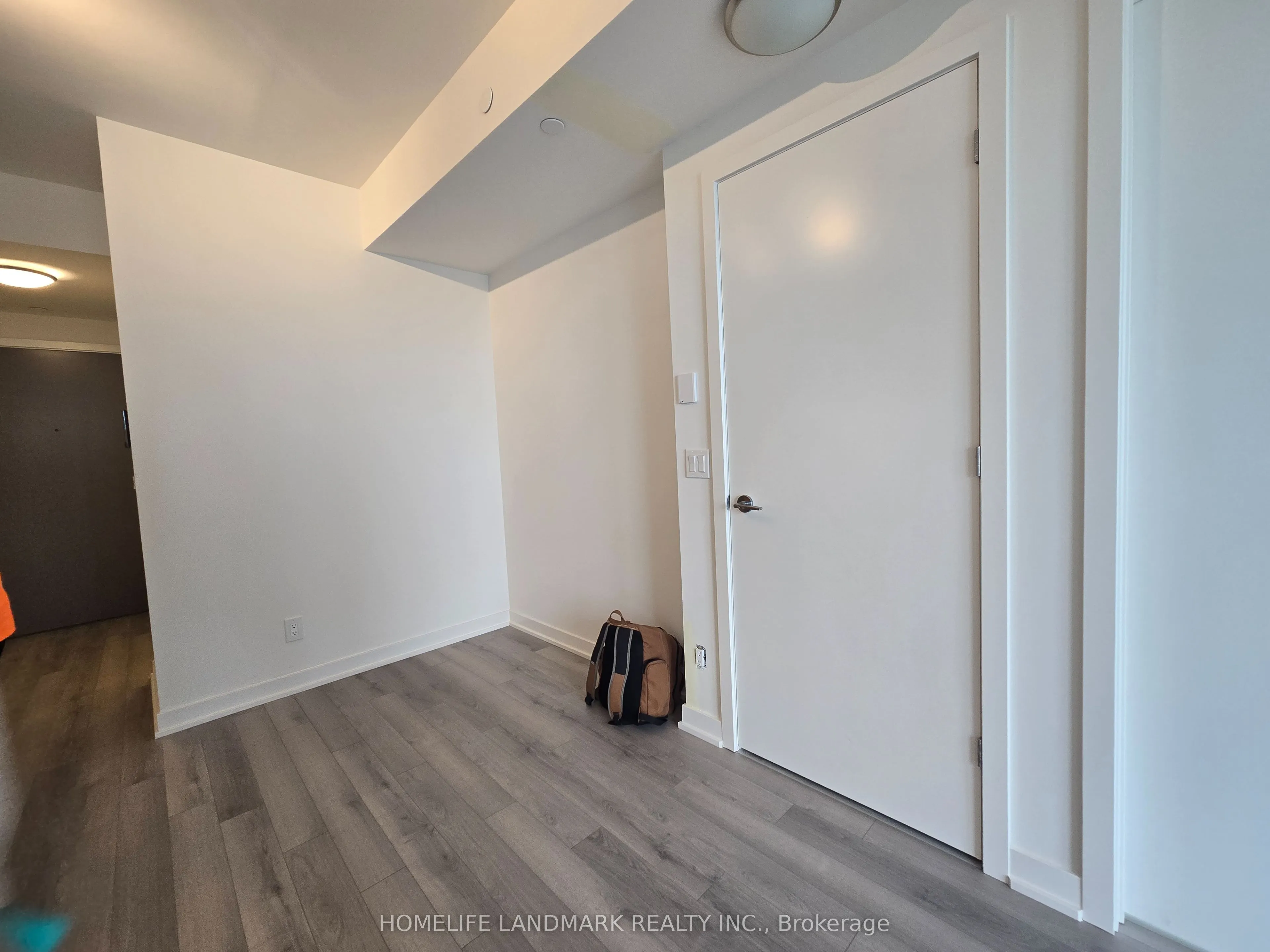 3079 trafalgar Road, #1104