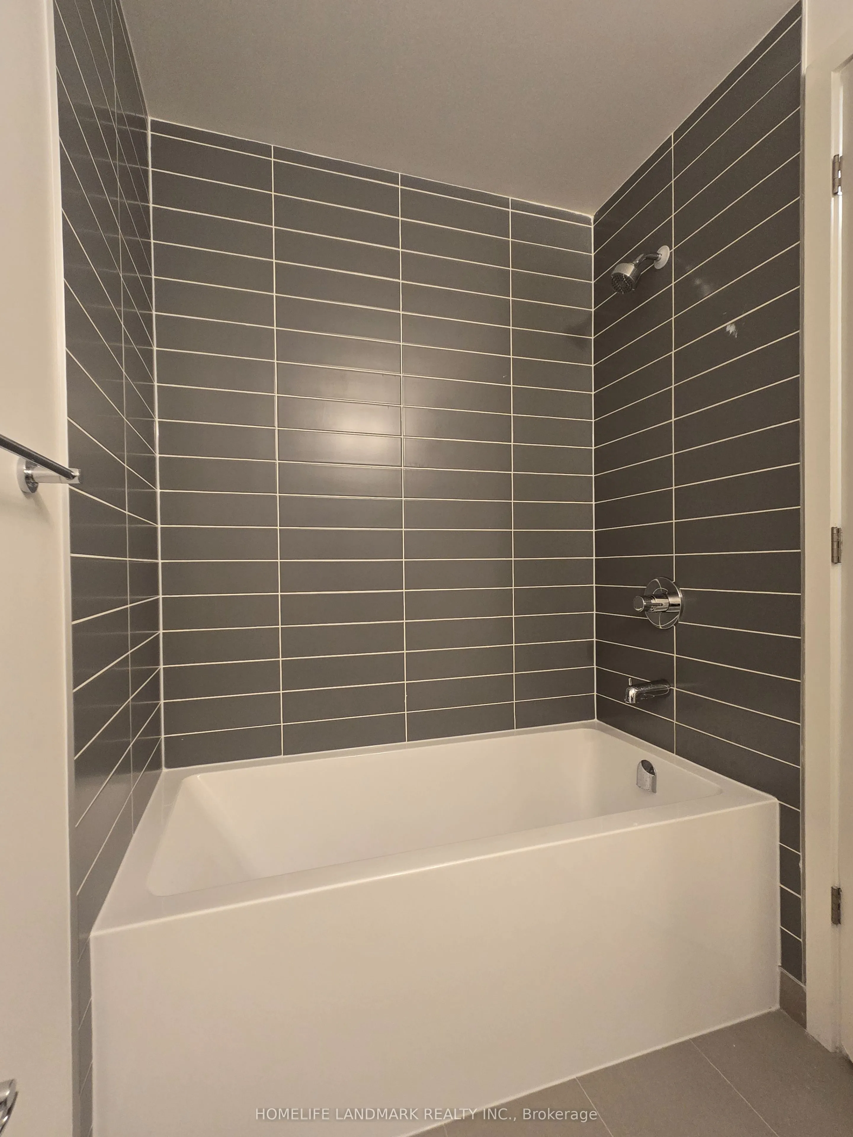 3079 trafalgar Road, #1104