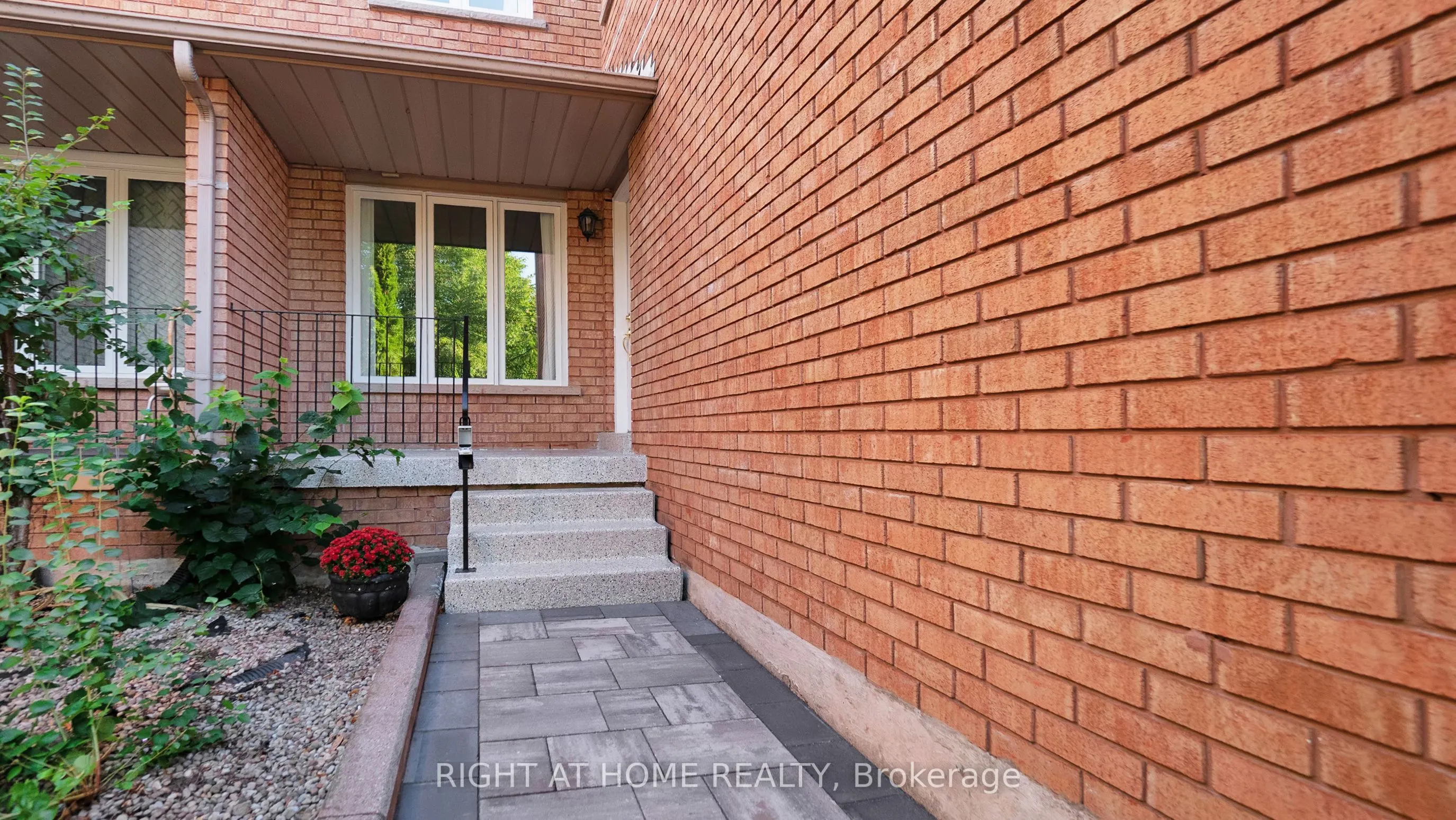 1253 Blackburn Drive