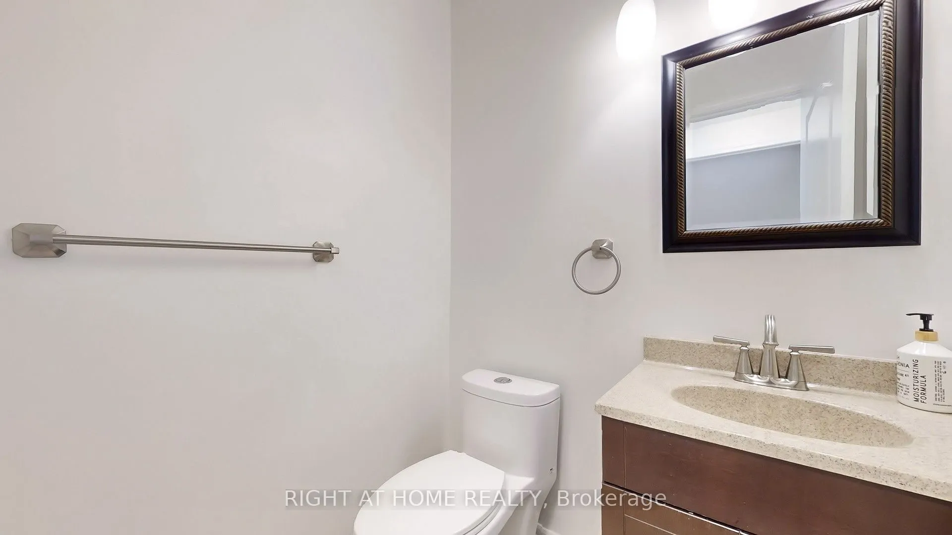 5160 Ravine Crescent