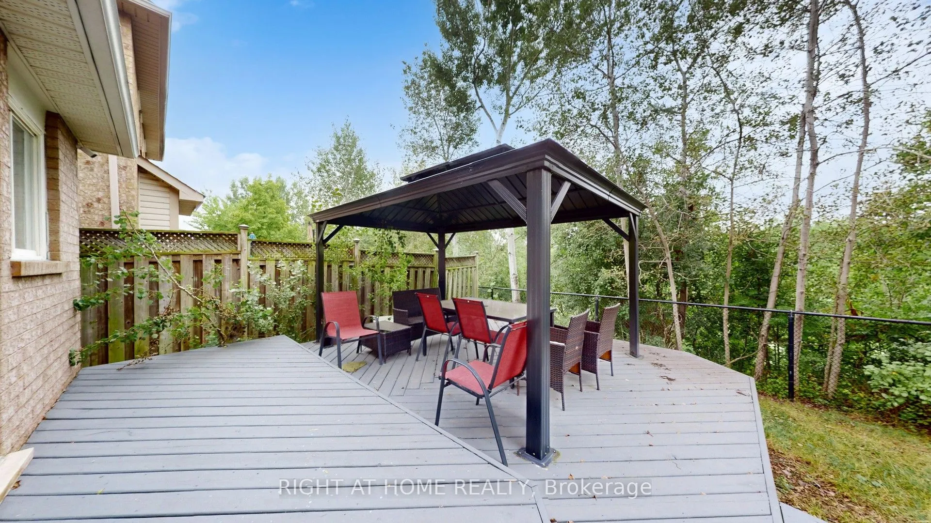 5160 Ravine Crescent