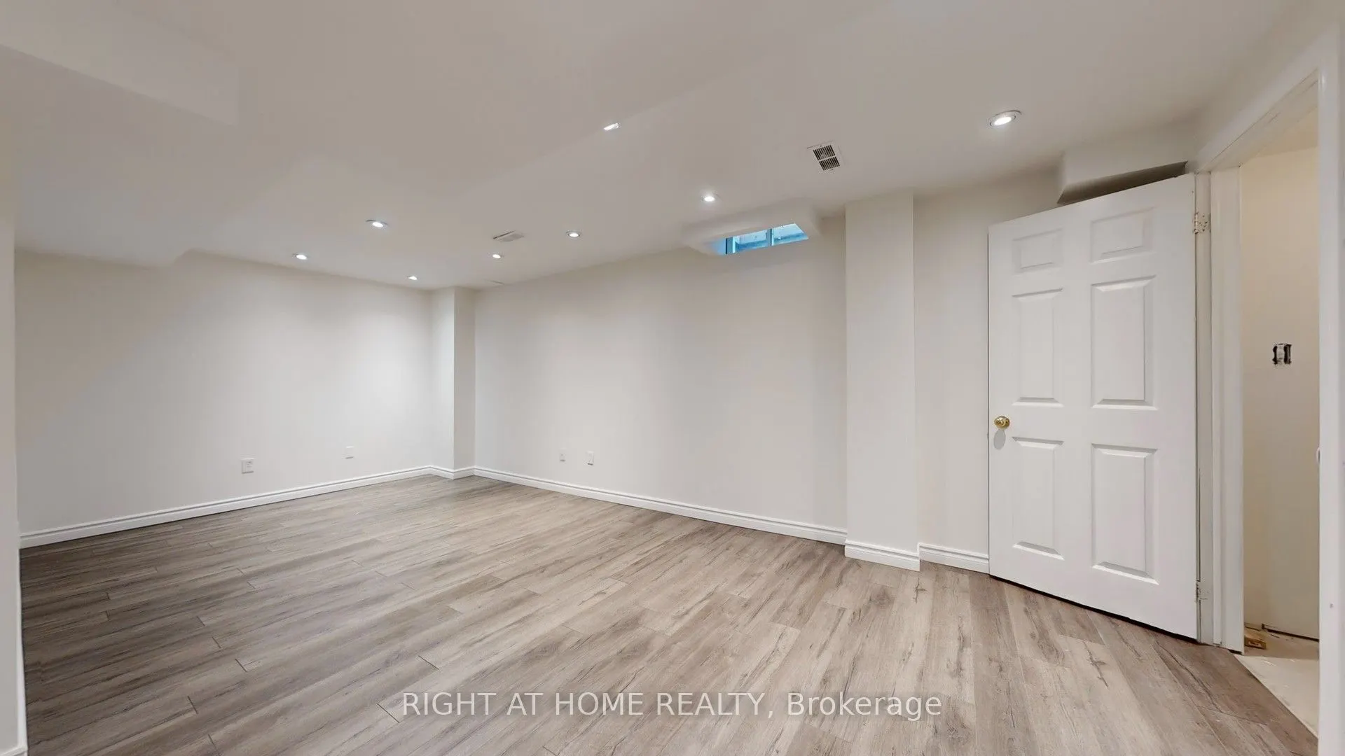 5160 Ravine Crescent