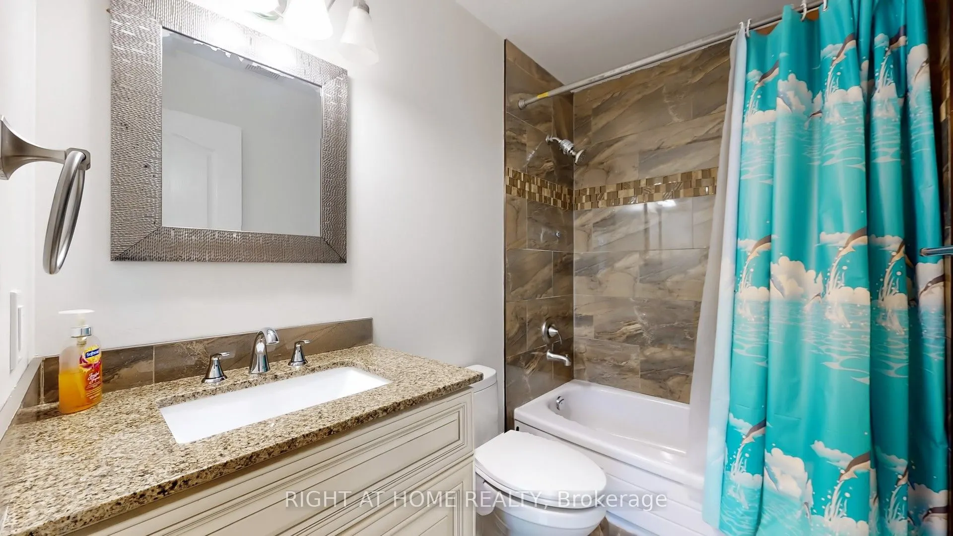 5160 Ravine Crescent
