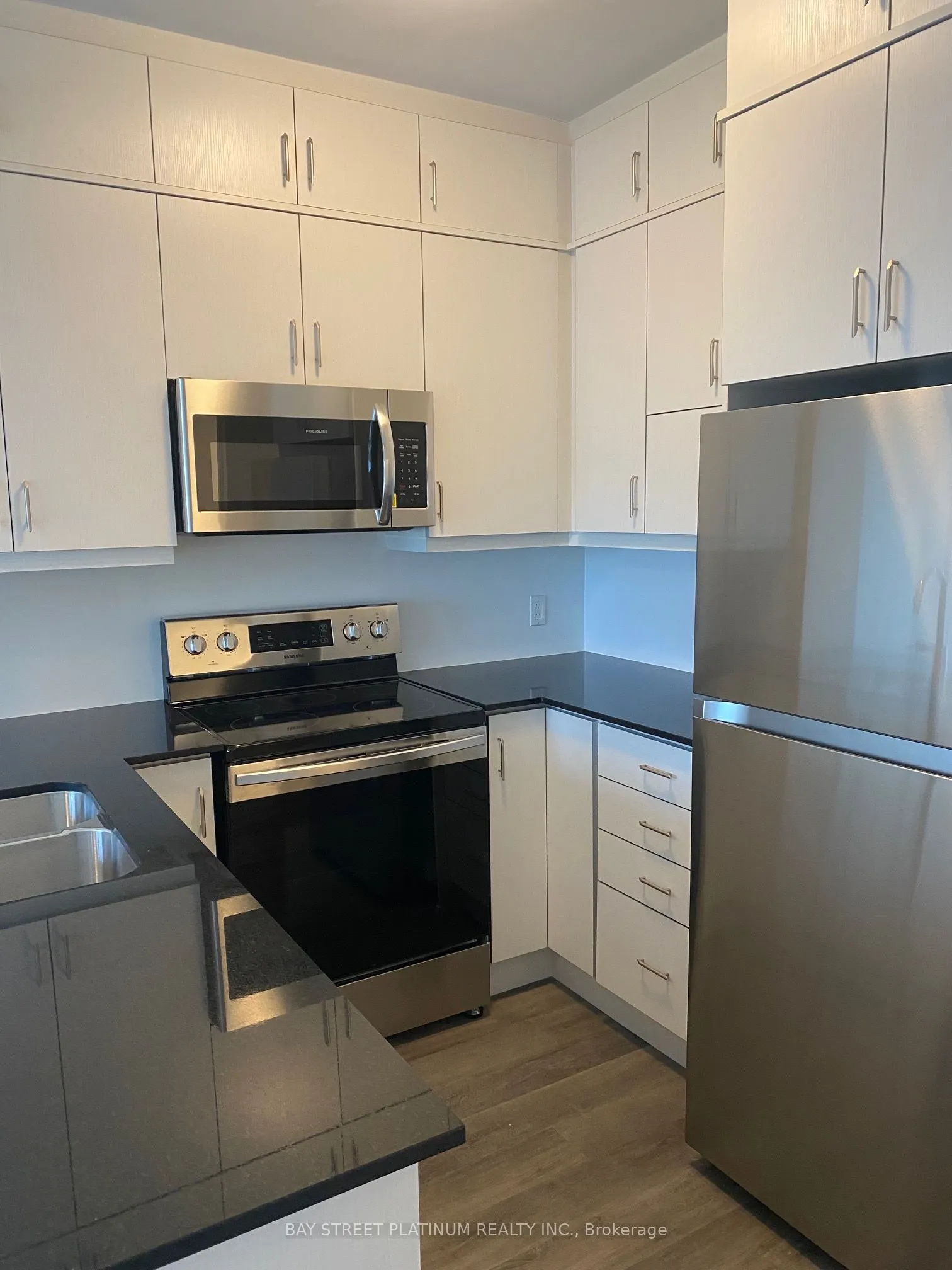 102 Grovewood Common, #221