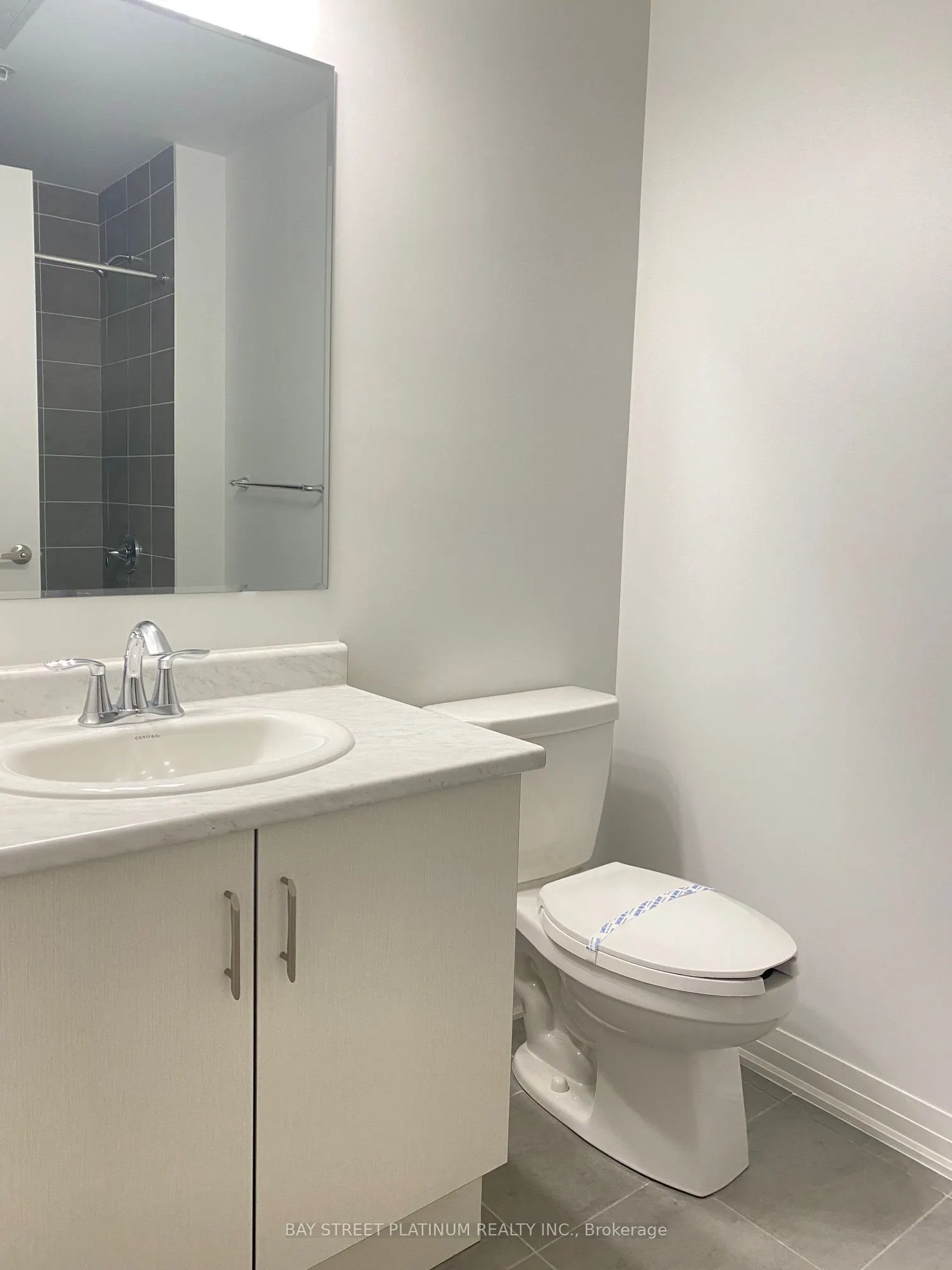 102 Grovewood Common, #221